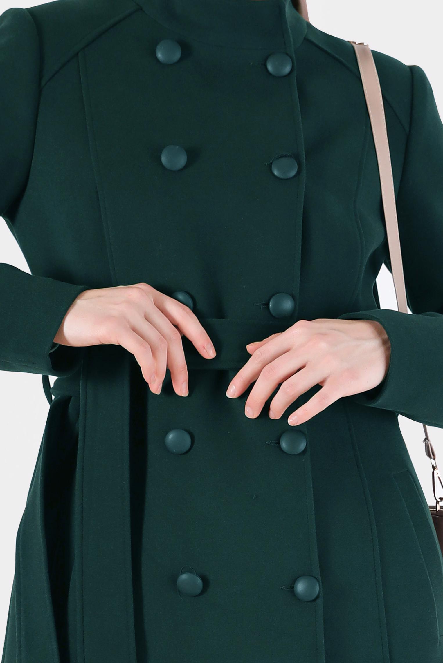 Tesettür giyim YEŞİL DÜĞME DETAYLI KUŞAKLI KABAN 90255