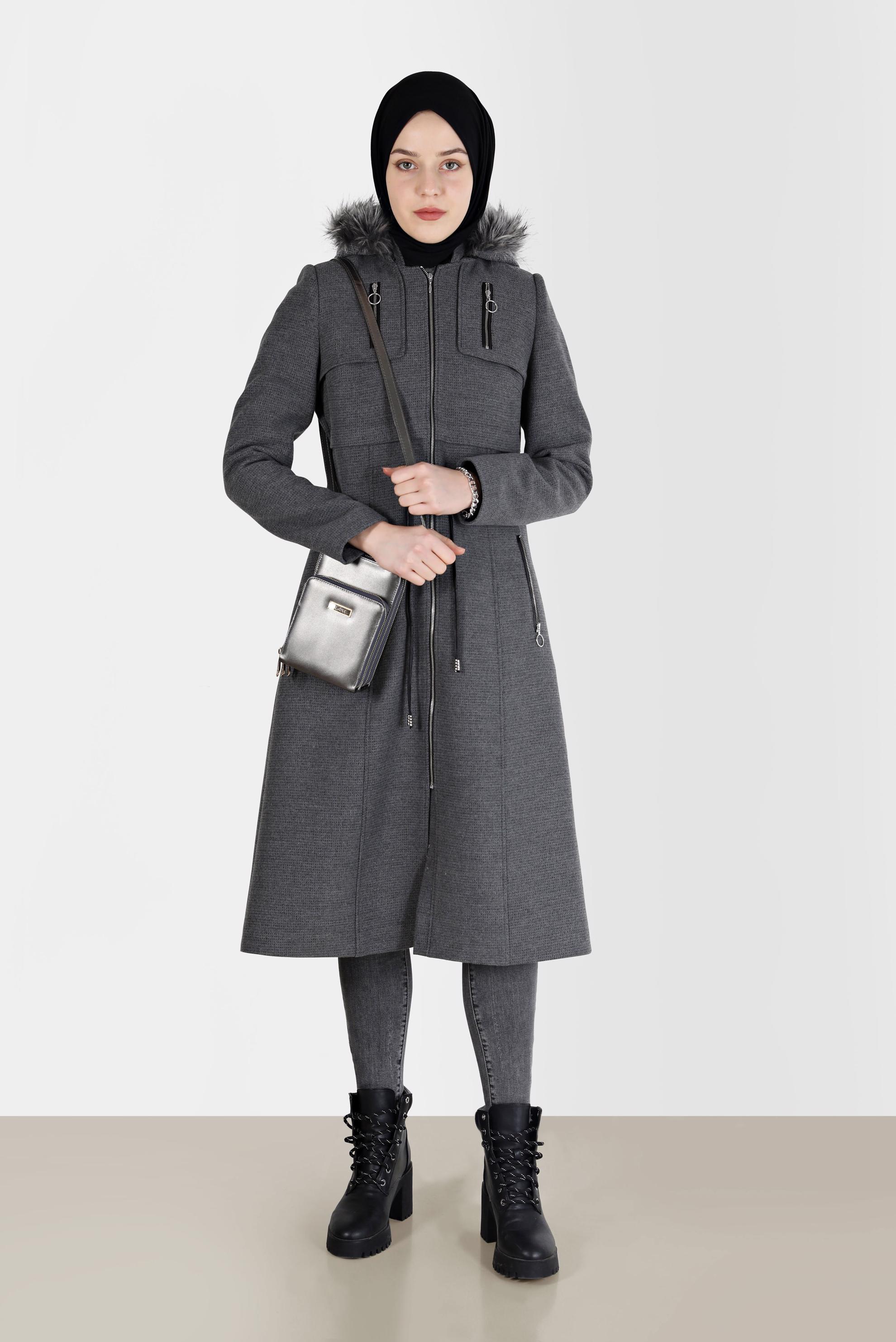 Tesettür giyim SİYAH FERMUAR DETAYLI KÜRKLÜ KAPÜŞONLU KABAN 90259 