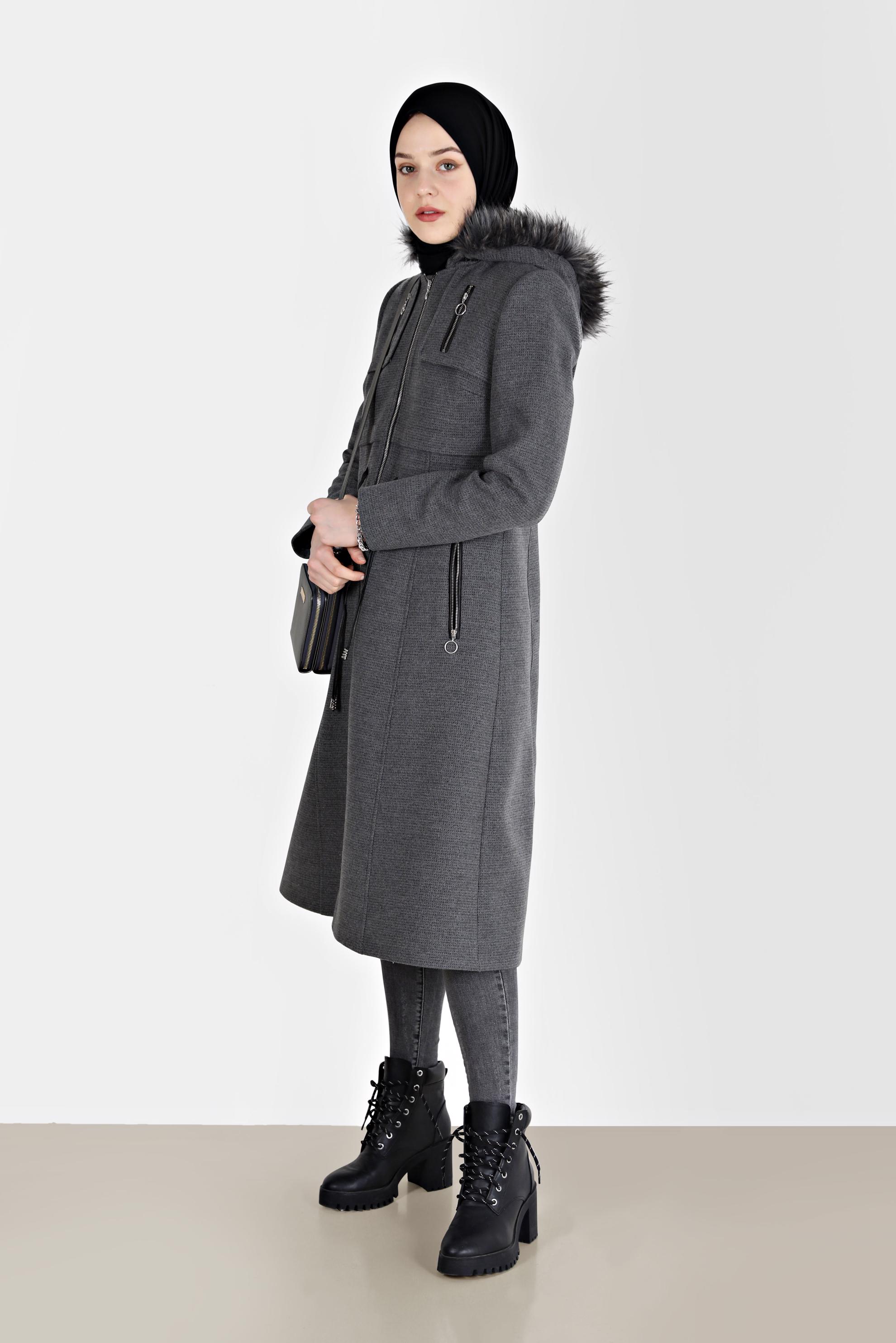 Tesettür giyim SİYAH FERMUAR DETAYLI KÜRKLÜ KAPÜŞONLU KABAN 90259 