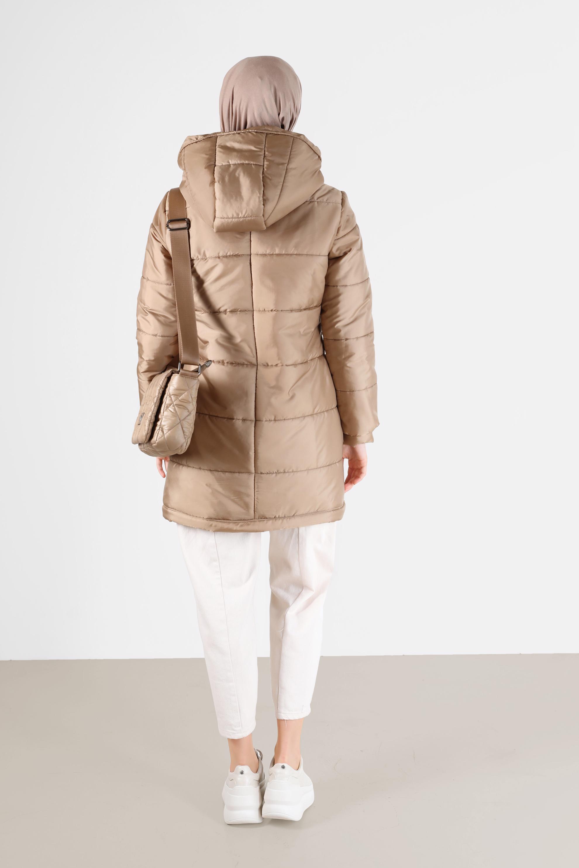 Vêtements hijab BRUN MANTEAU MATELASSÉ À CAPUCHE ET OURLET SMOKING 90275