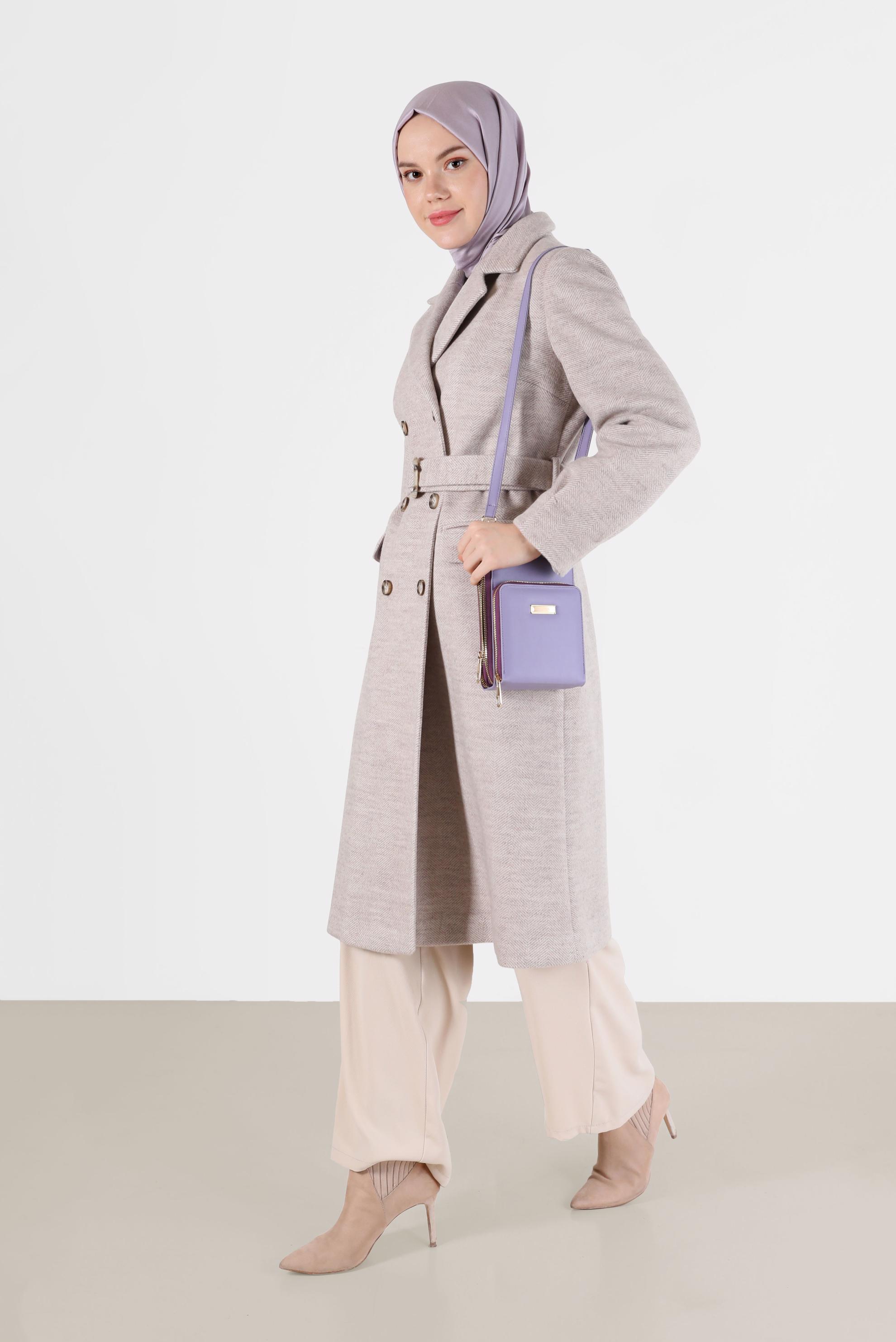 Tesettür giyim BEJ DÜĞMELİ KUŞAKLI KRUVAZE YAKA KABAN 90282 