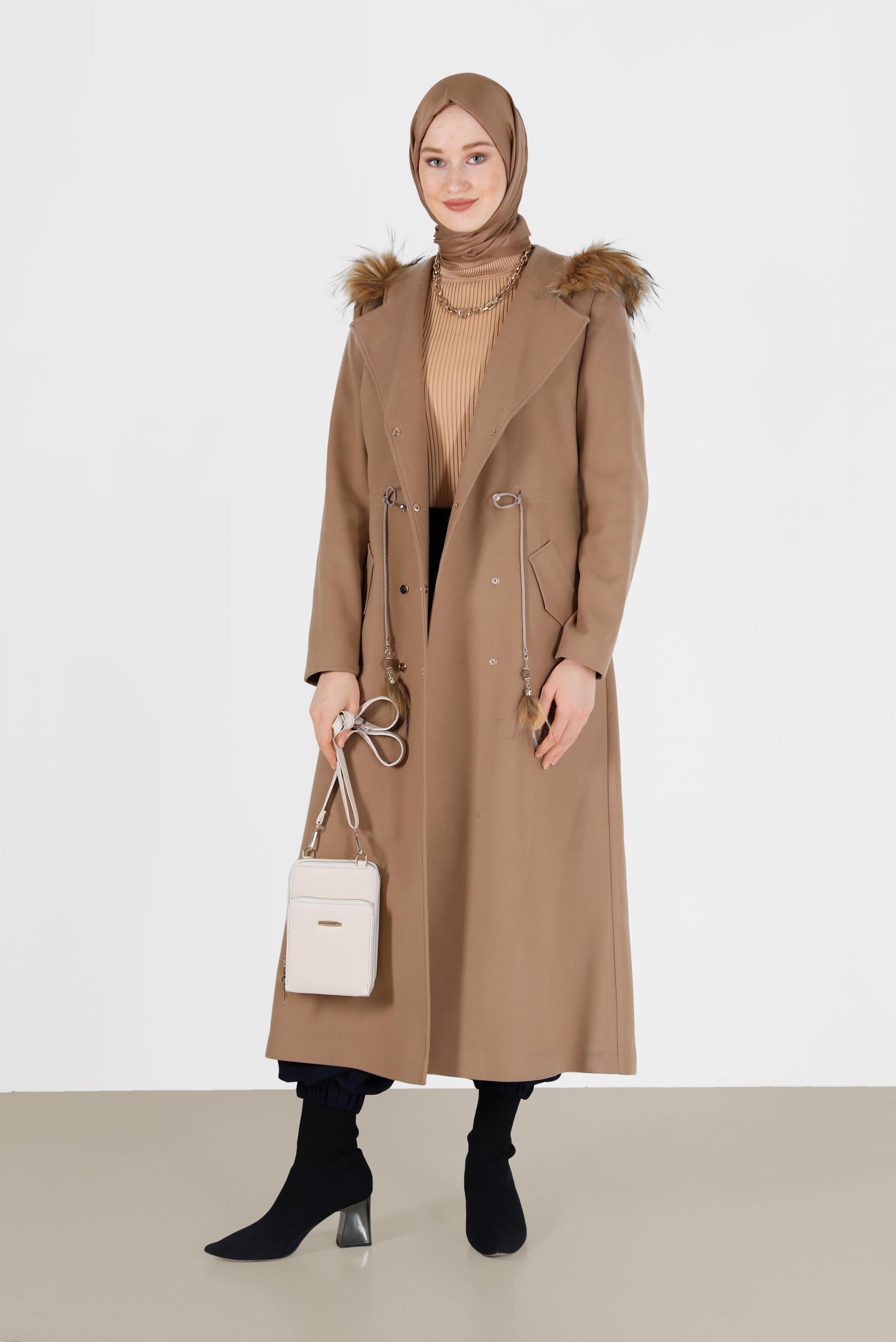 Tesettür giyim KAHVE KAPÜŞONLU ÇITÇITLI MANTO 90207 