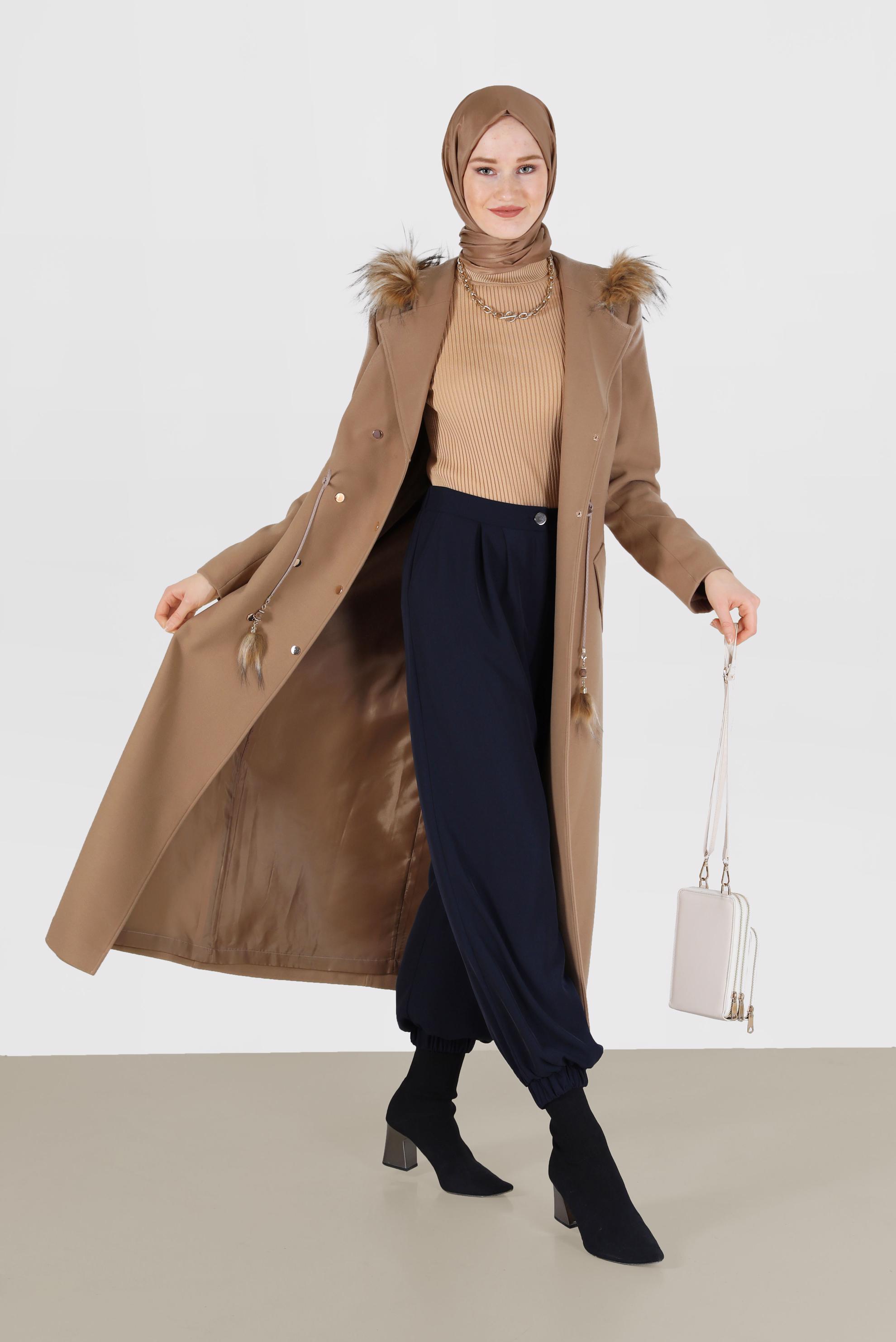 Tesettür giyim KAHVE KAPÜŞONLU ÇITÇITLI MANTO 90207 