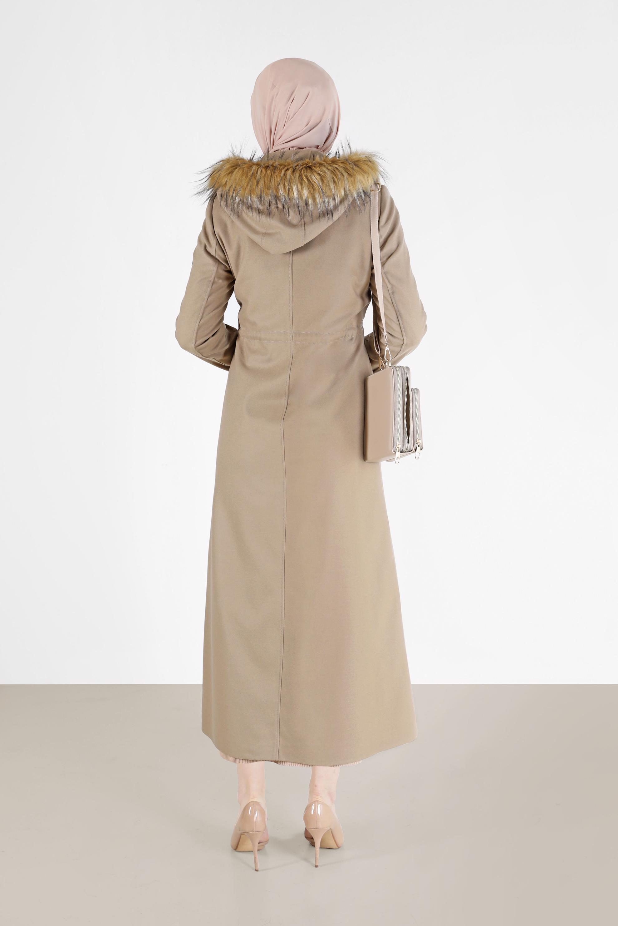 Vêtements hijab BEIGE MANTEAU À CAPUCHE À CAPUCHE EN FOURRURE 90208