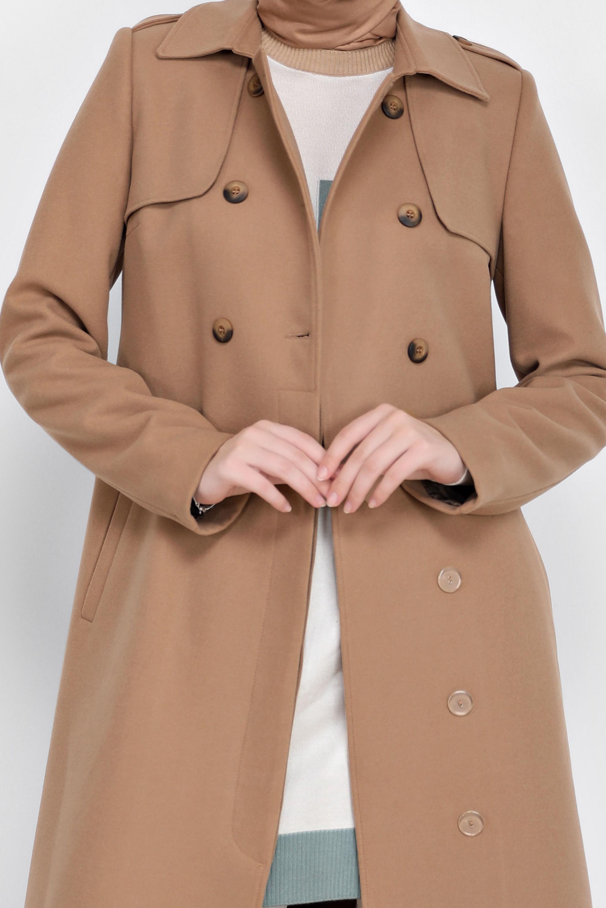 Tesettür giyim KAHVE KEMER DETAYLI DÜĞMELİ MANTO 90209 