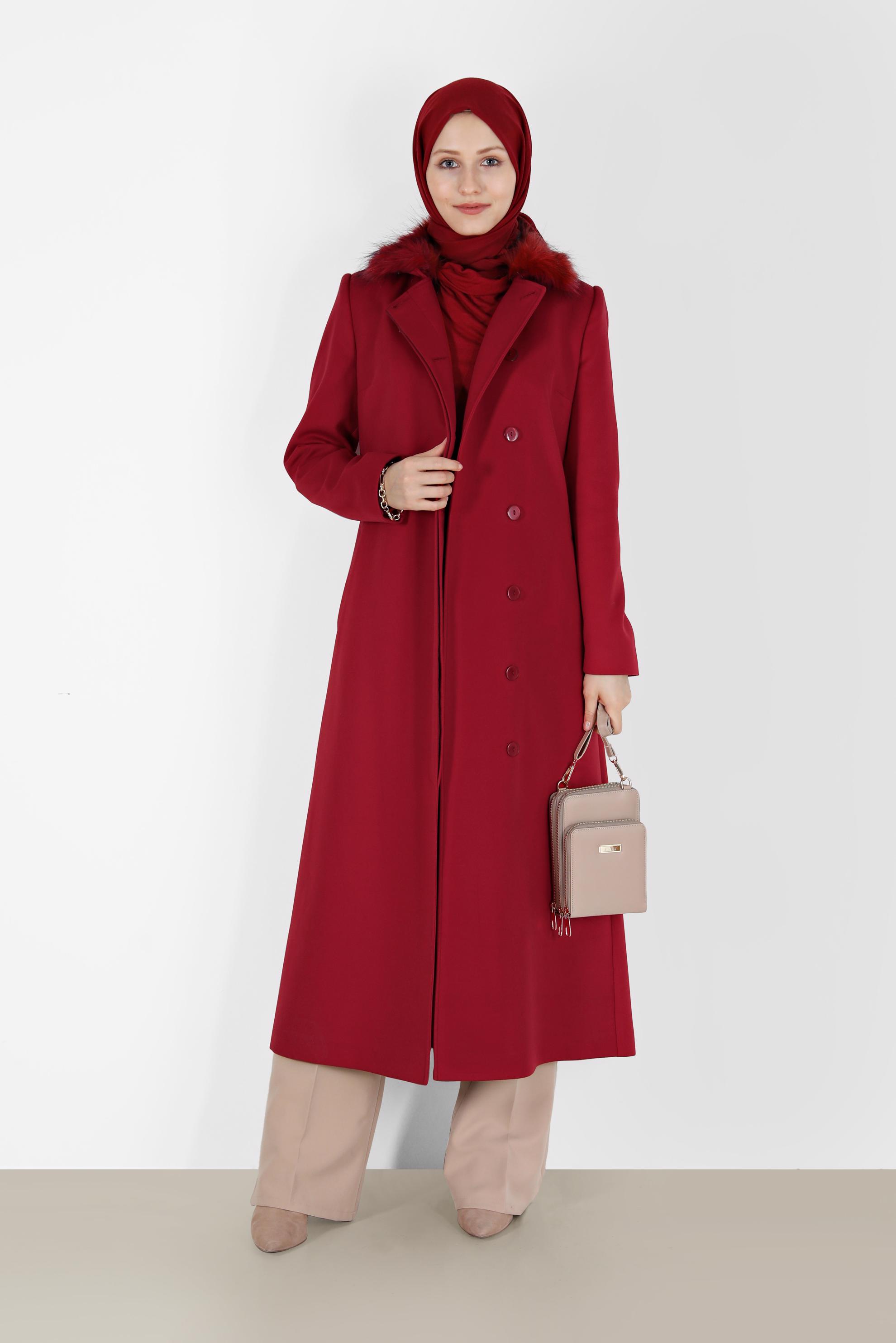 Vêtements hijab ROUGE MANTEAU CEINTURÉ AVEC DÉTAIL FOURRURE 90211