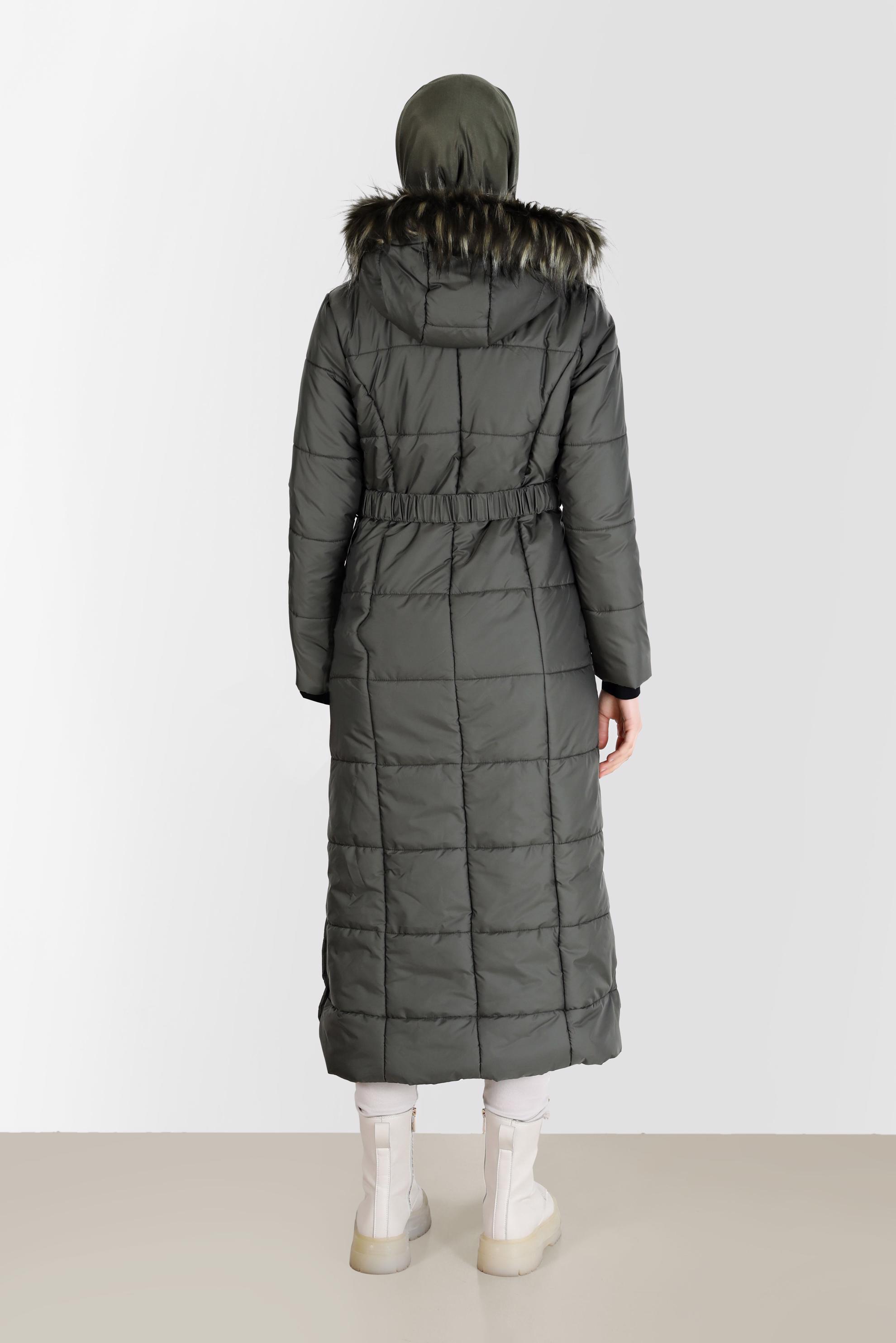 Vêtements hijab KAKI MANTEAU À CAPUCHE EN FOURRURE À DÉTAILS PRESSION 90213