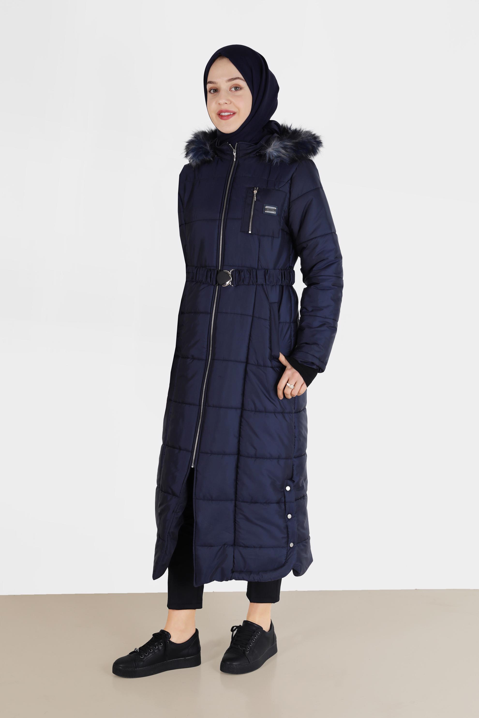 Vêtements hijab BLEU MARINE MANTEAU À CAPUCHE EN FOURRURE À DÉTAILS PRESSION 90213