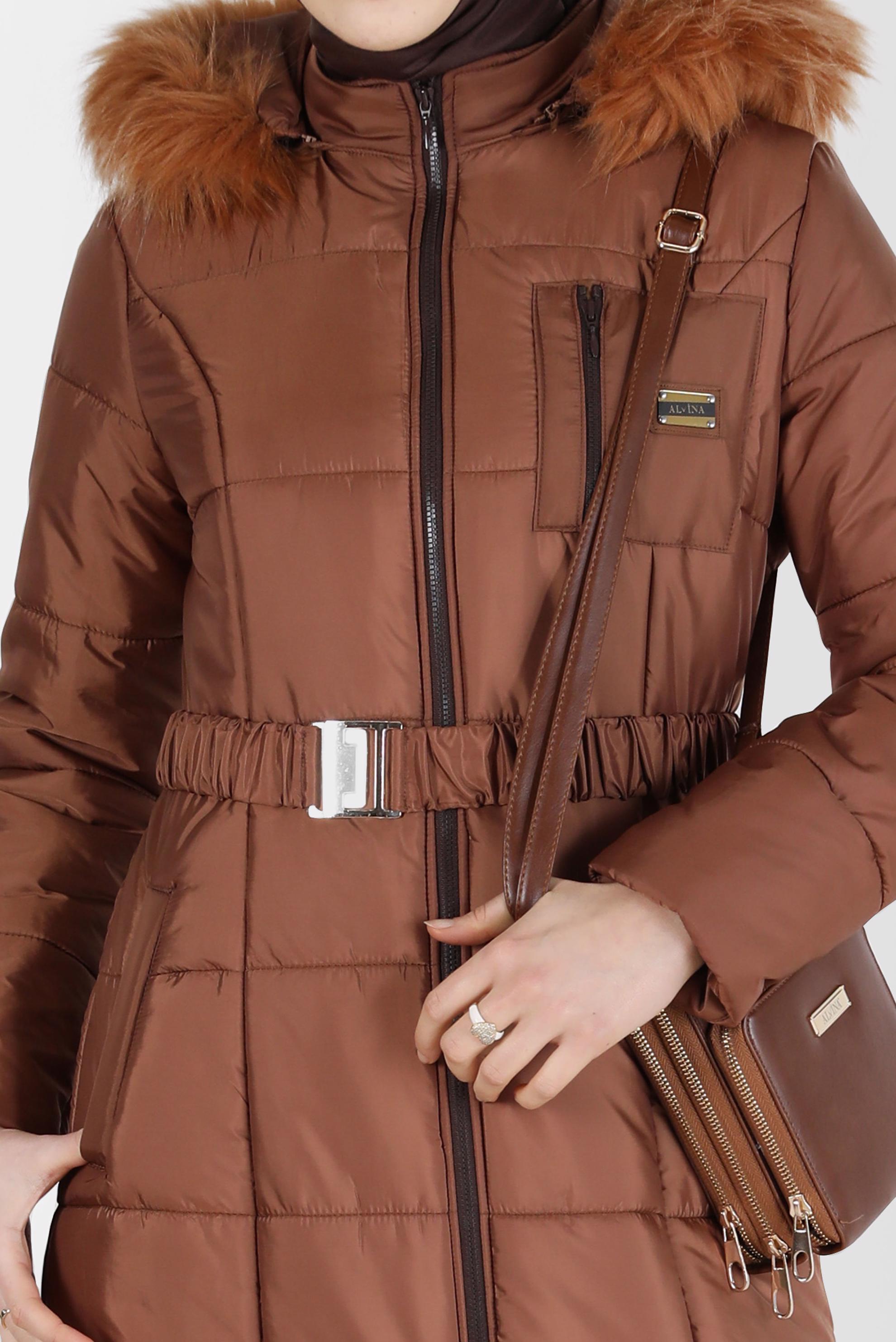 Vêtements hijab TABA MANTEAU À CAPUCHE EN FOURRURE À DÉTAILS PRESSION 90213