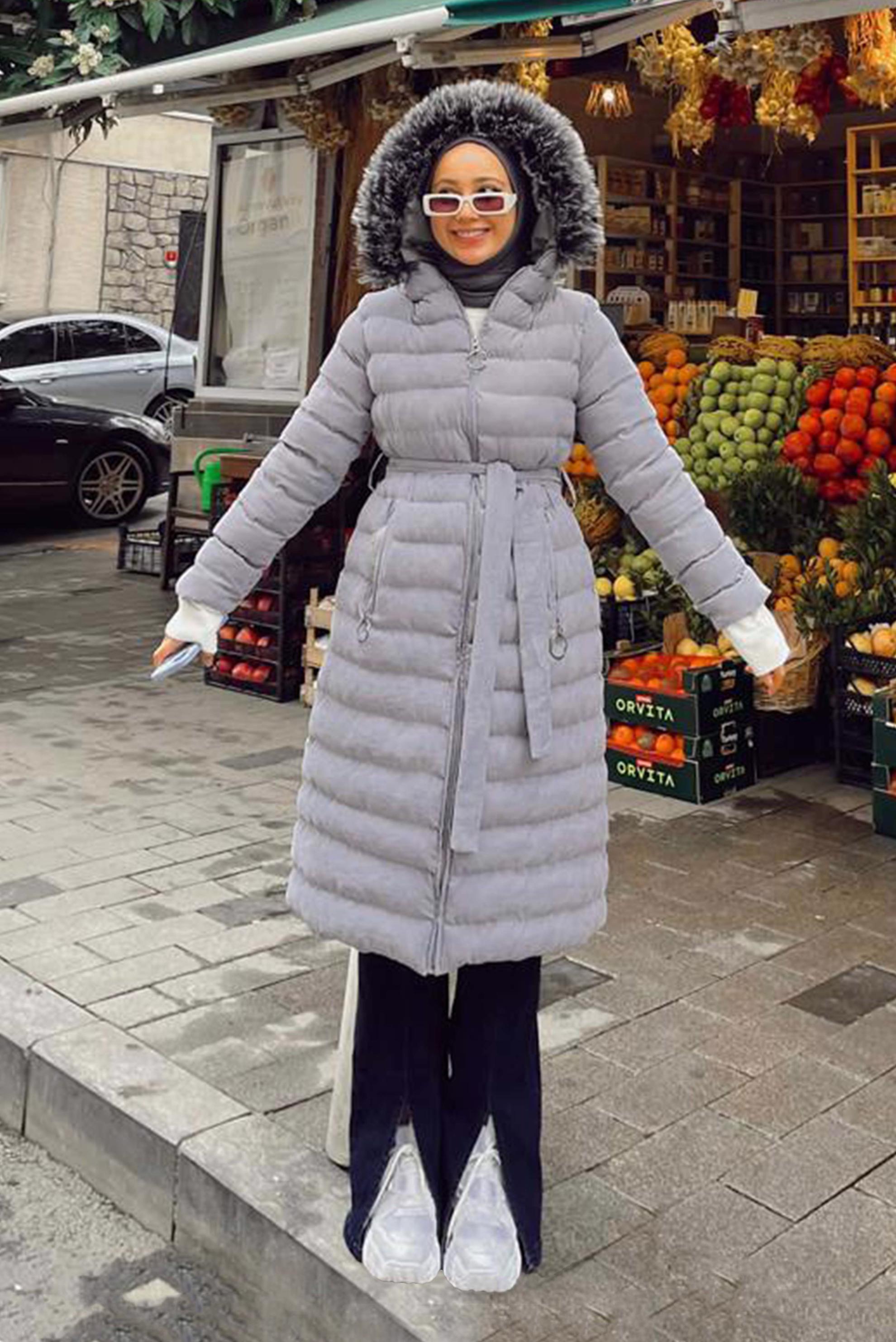 Tesettür giyim GRİ KAPÜŞONU KÜRK DETAYLI MONT 90287 