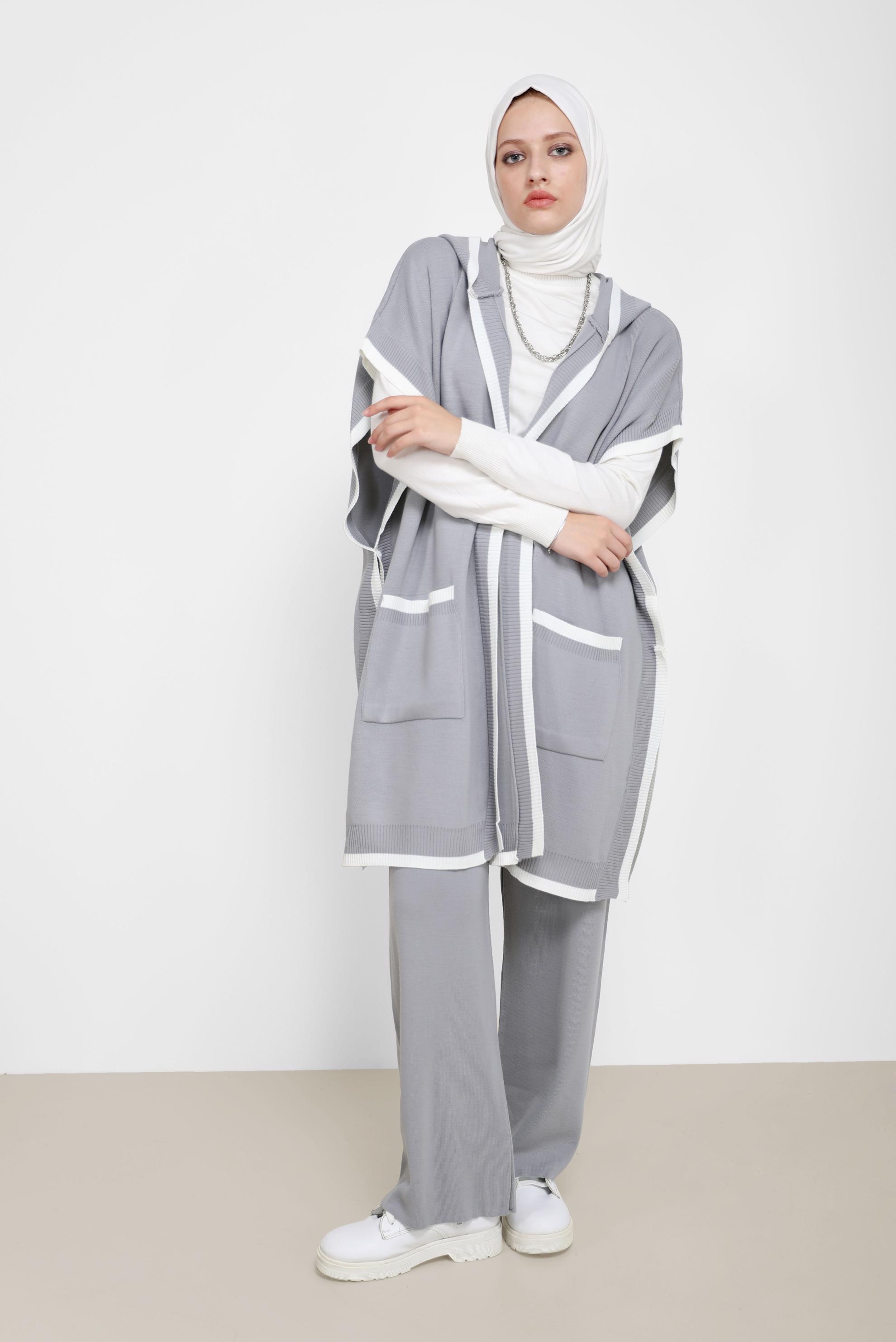 Tesettür giyim GRİ KAPÜŞONLU TRİKO PANÇO 42120 