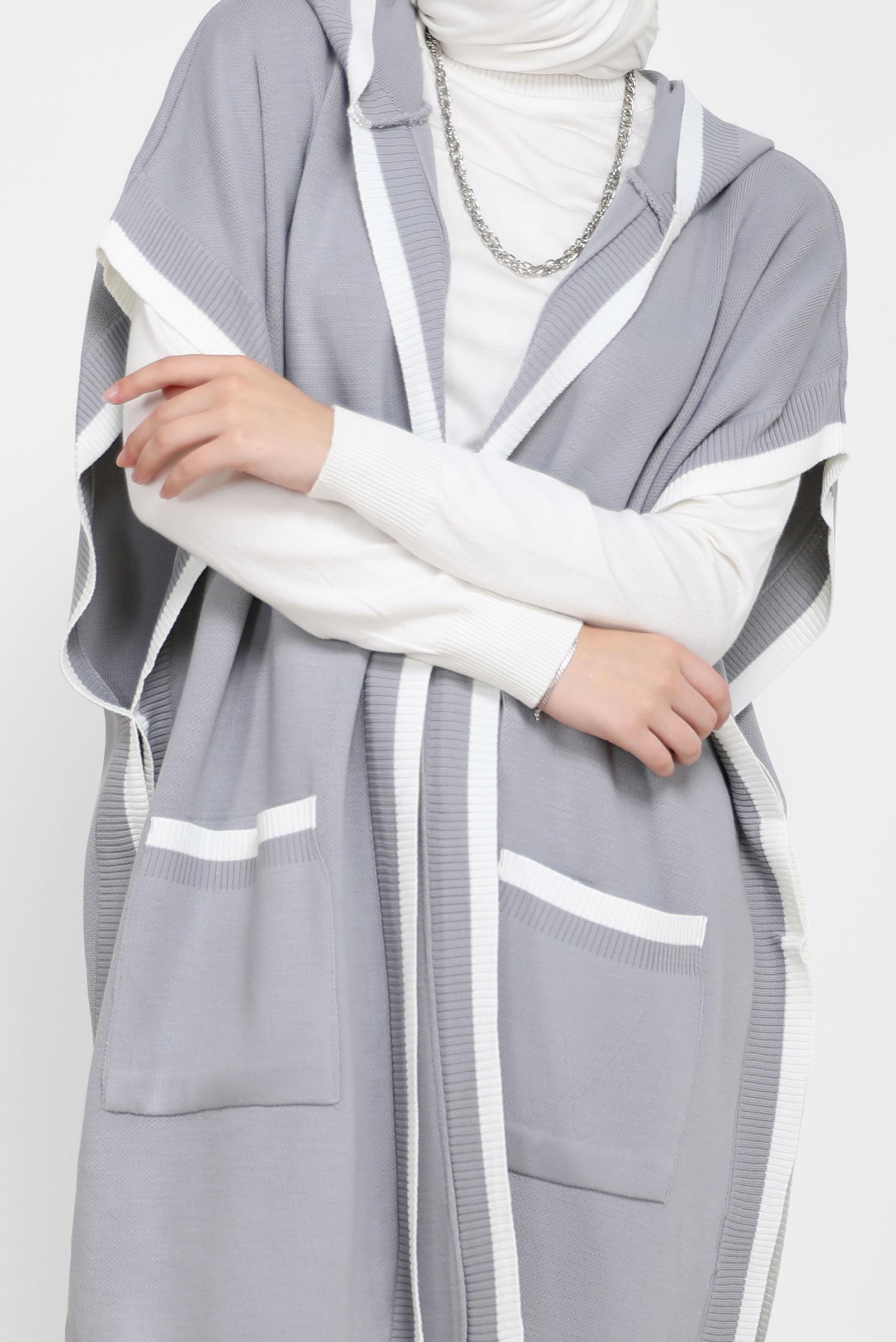 Tesettür giyim GRİ KAPÜŞONLU TRİKO PANÇO 42120 