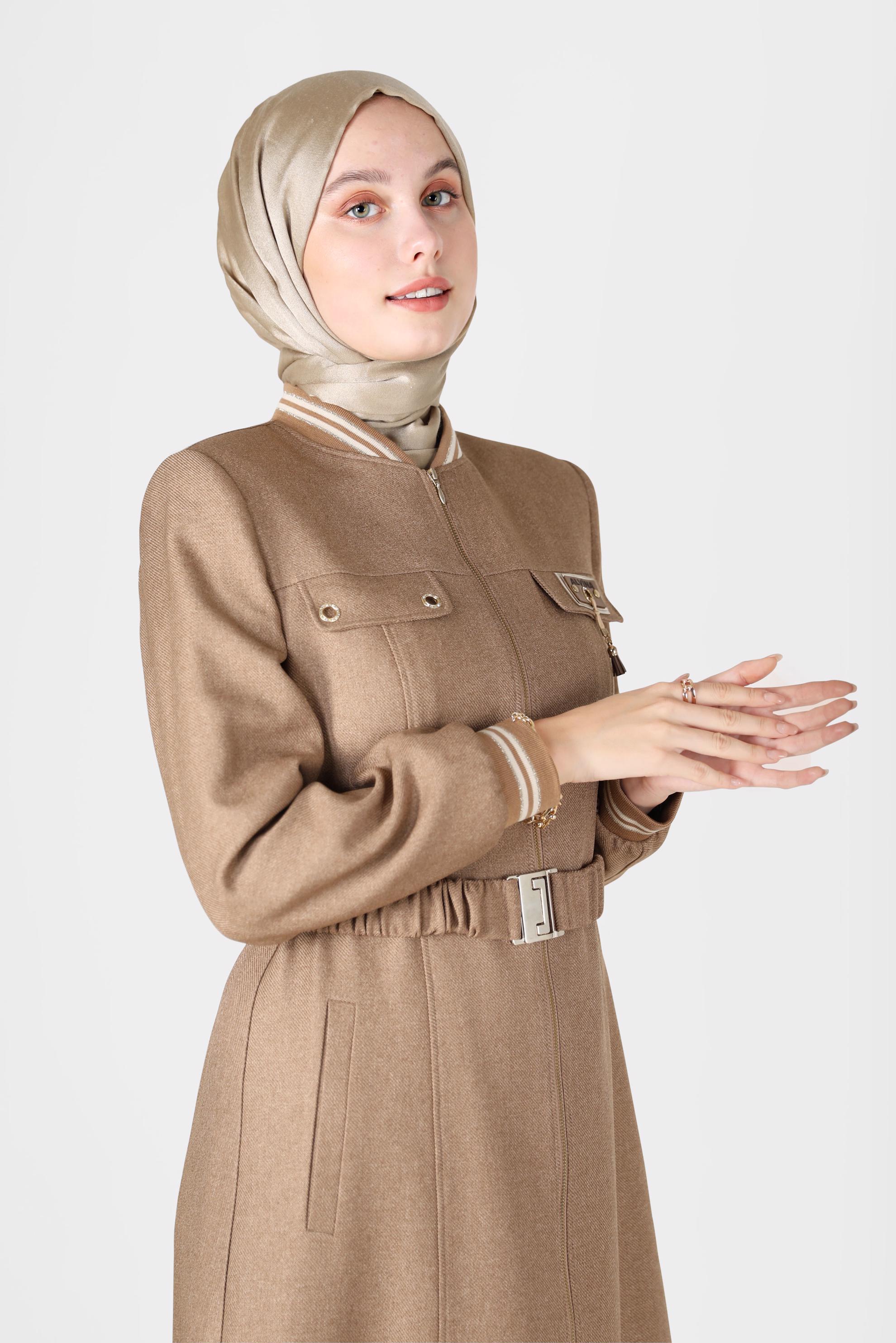 Tesettür giyim KAHVE CEP DETAYLI KEMERLİ PARDESÜ 10450 