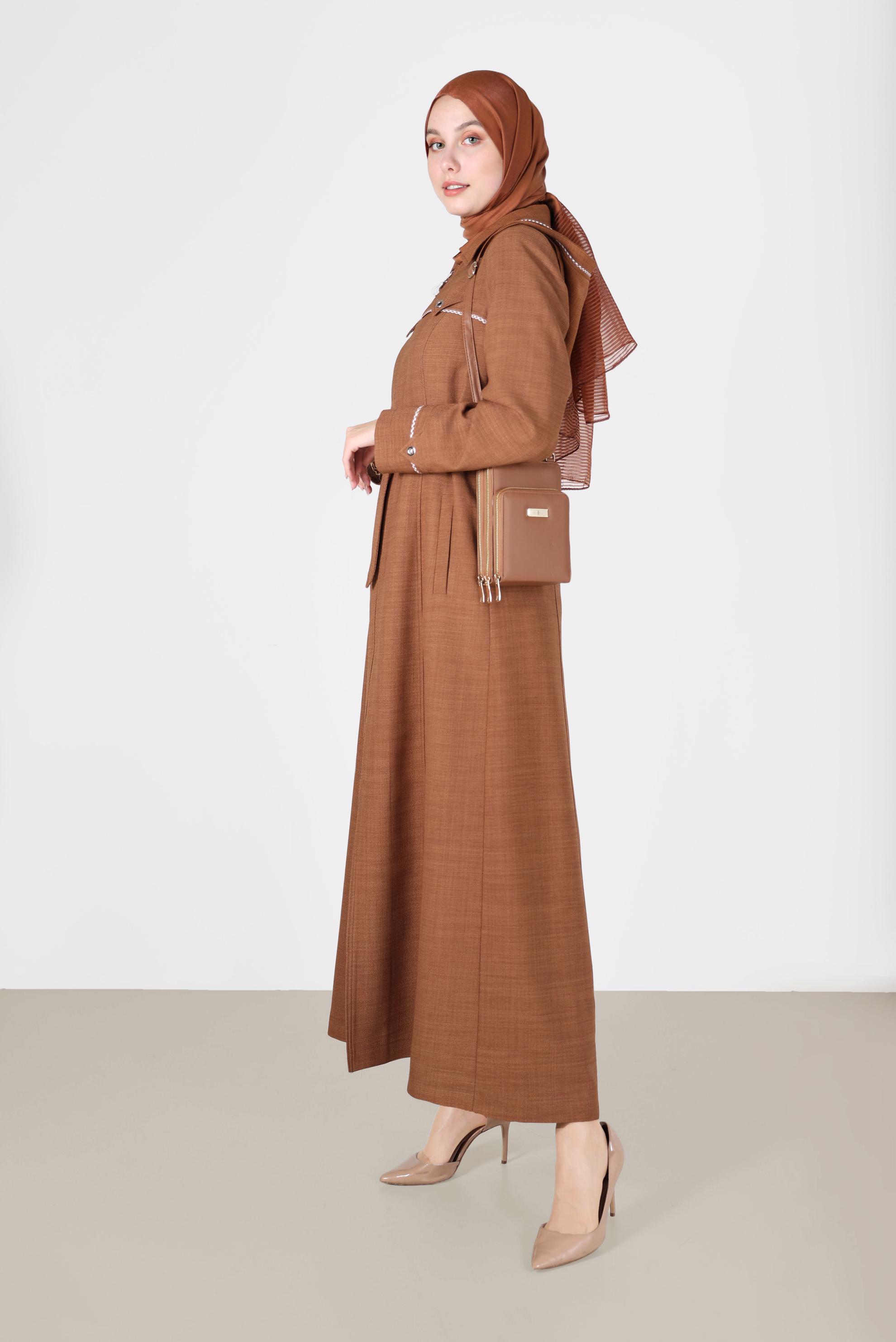 Tesettür giyim KAHVE BELİ KUŞAKLI KAPÜŞONLU PARDESÜ 10458	