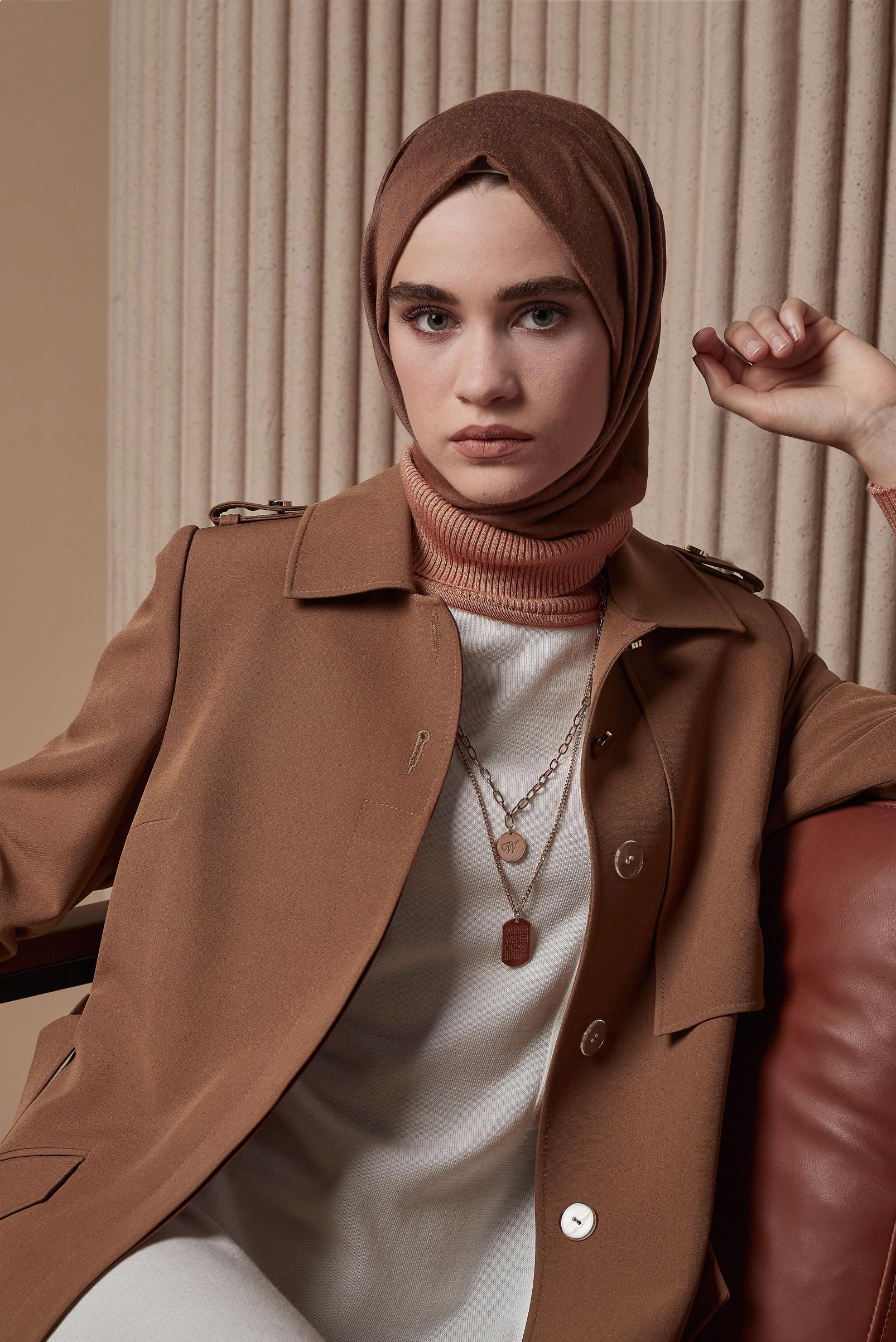 Tesettür giyim TABA LEOPAR DESEN DETAYLI KUŞAKLI PARDESÜ 10460