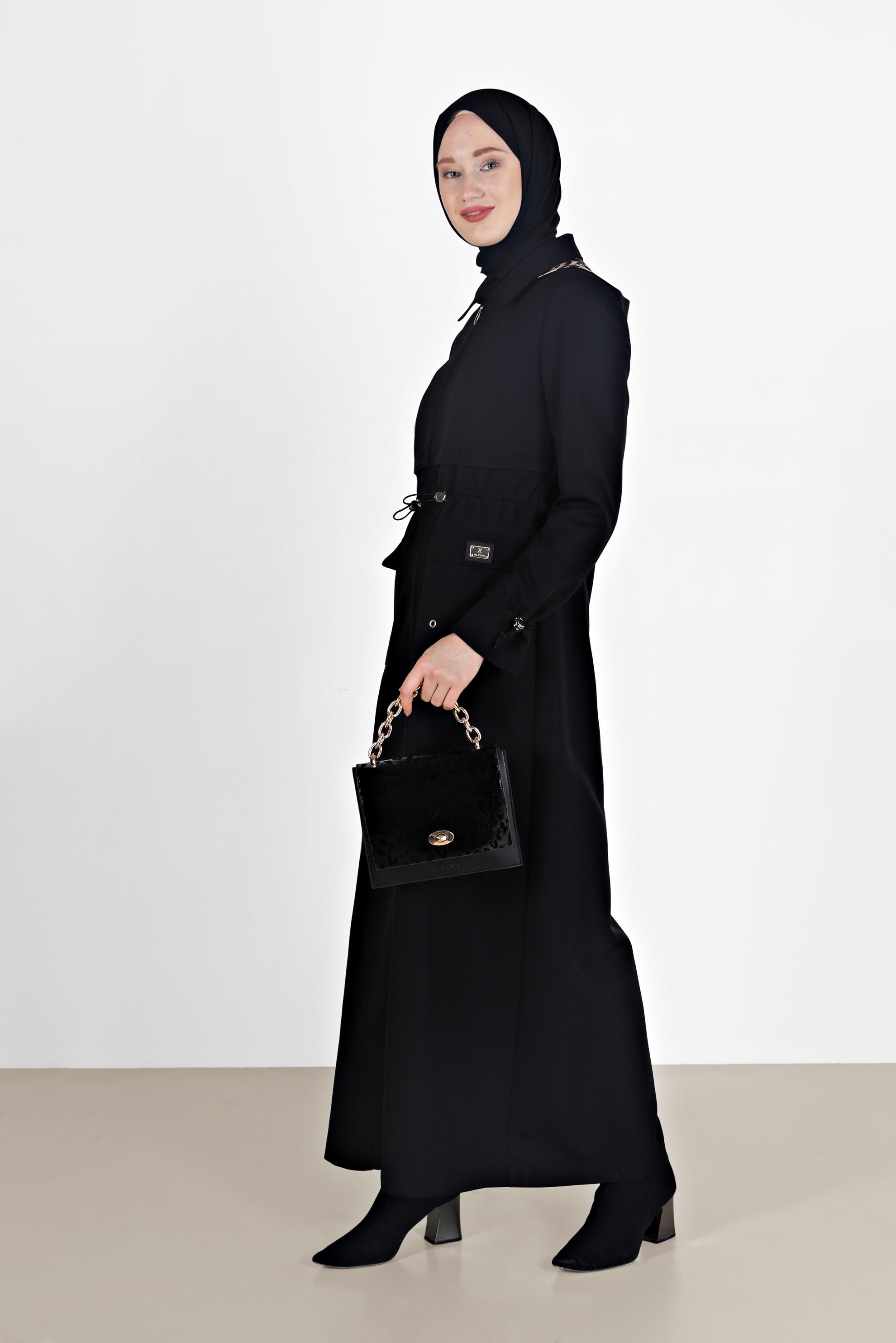 Tesettür giyim SİYAH LEOPAR DESEN DETAYLI BELİ BÜZGÜLÜ PARDESÜ 10462 