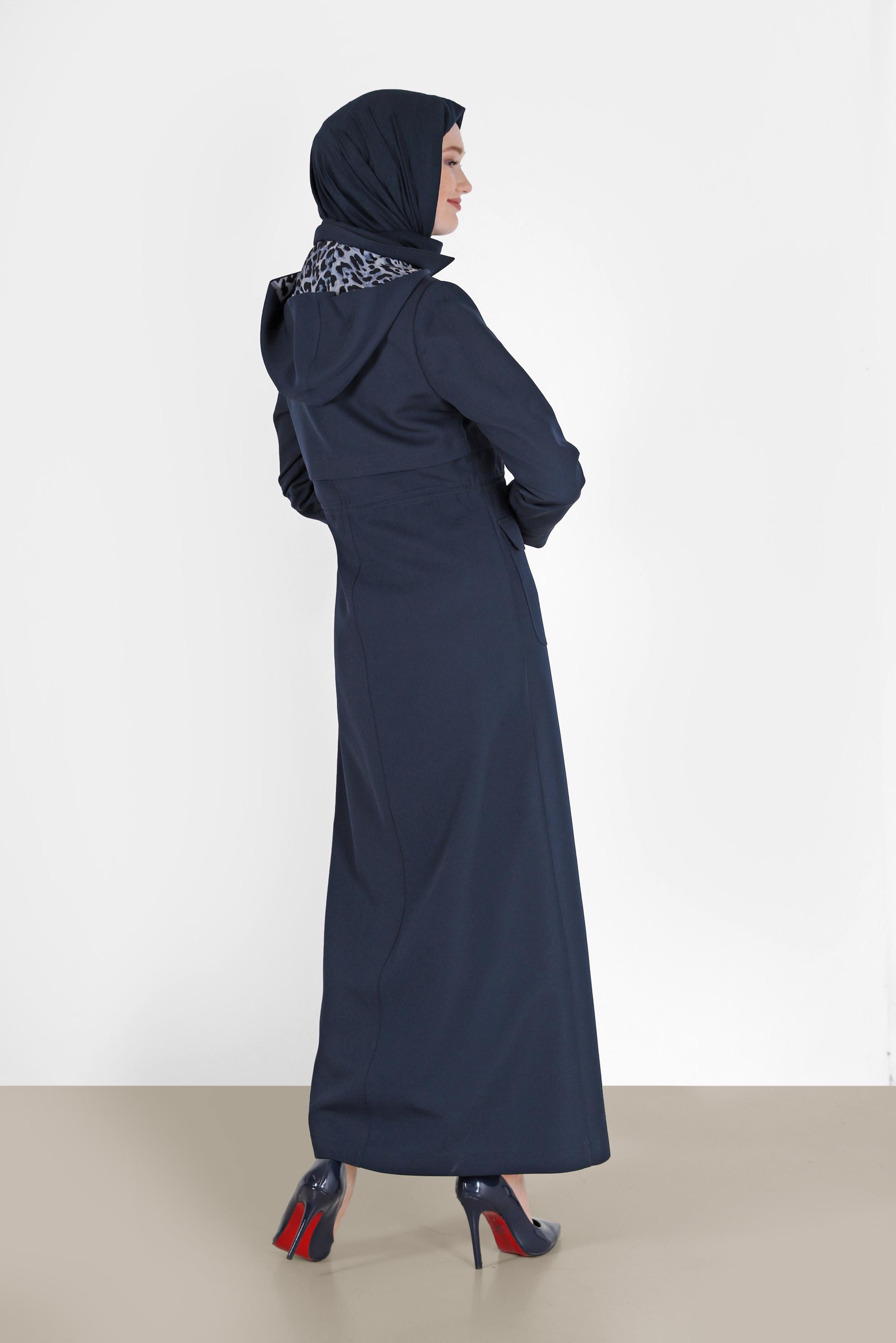 Tesettür giyim LACİVERT LEOPAR DESEN DETAYLI BELİ BÜZGÜLÜ PARDESÜ 10462 