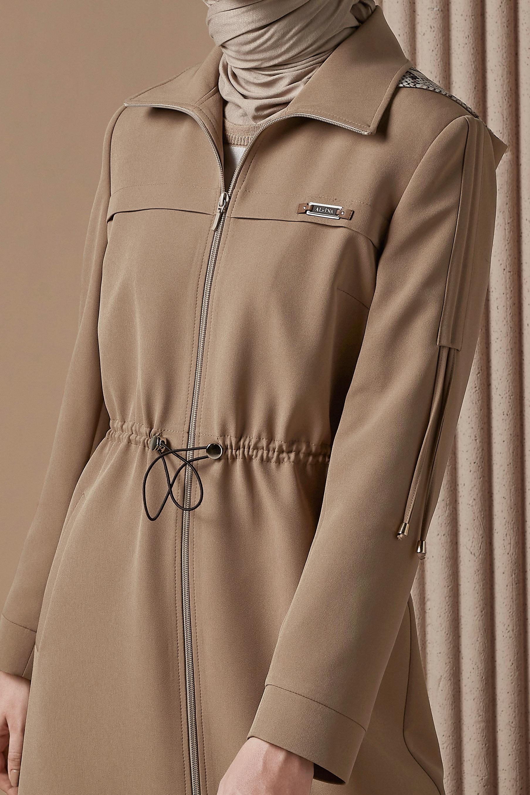 Tesettür giyim BEJ KAPÜŞONLU PARDESÜ 10464