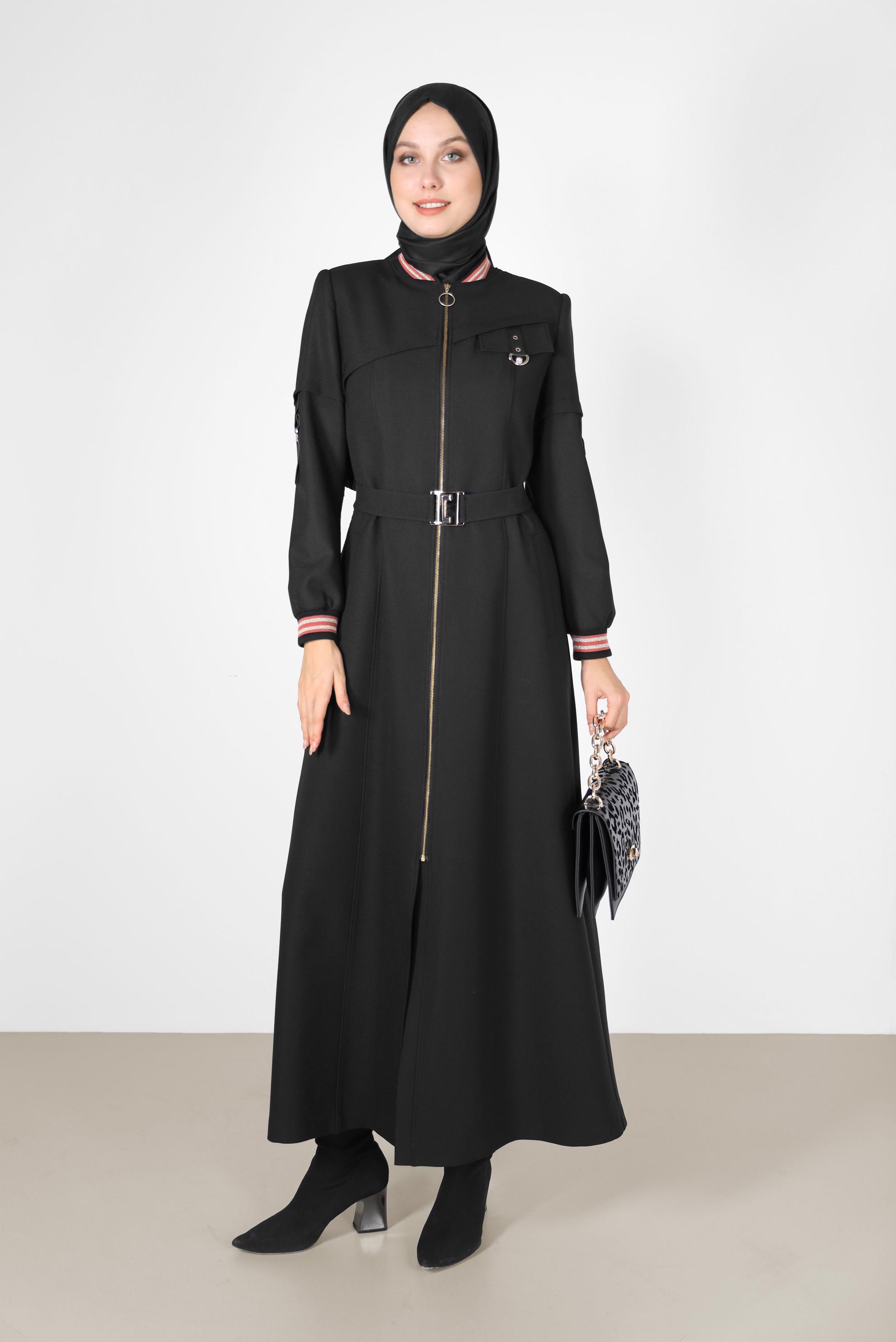 Tesettür giyim SİYAH KEMER DETAYLI FERMUARLI PARDESÜ 10465