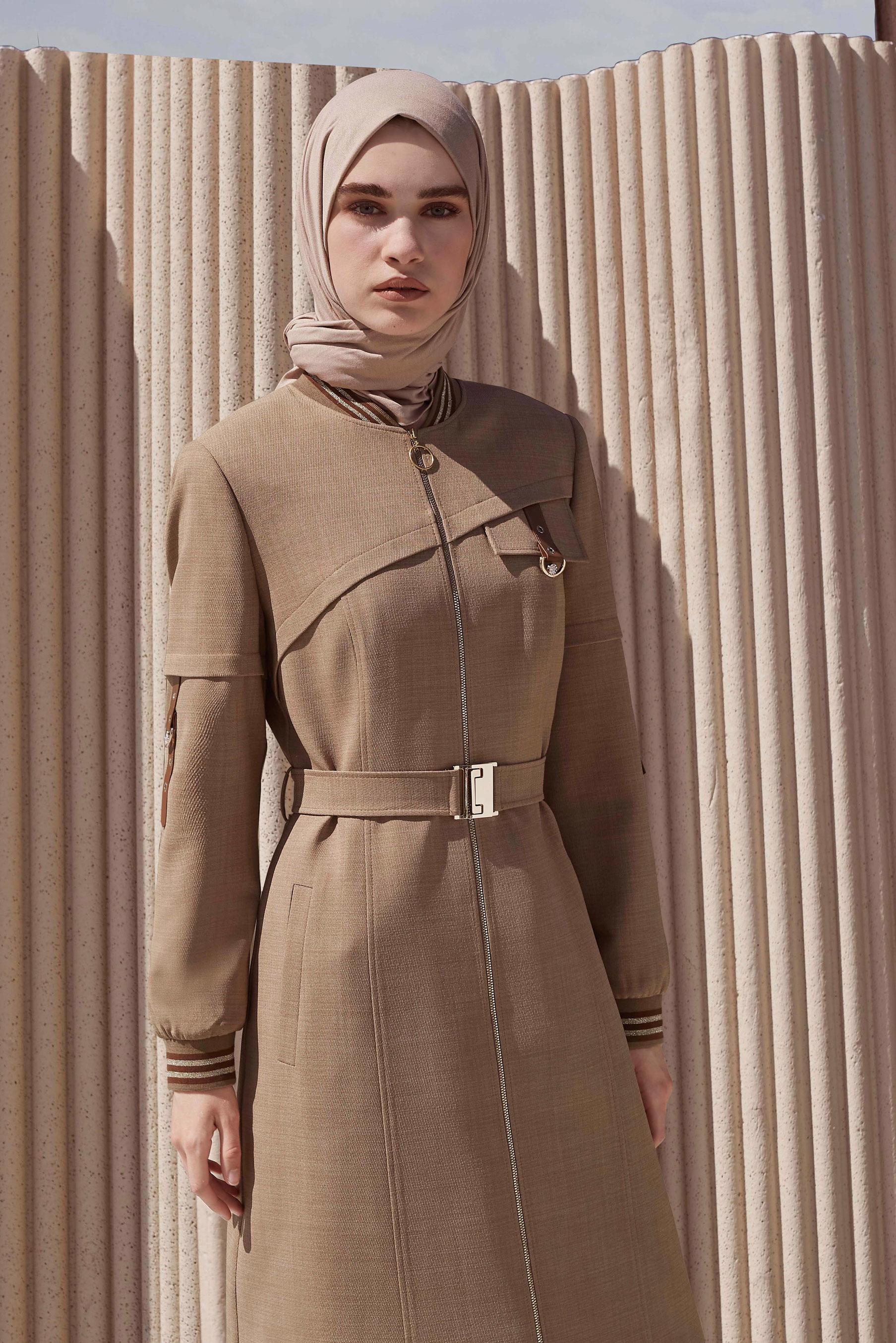 Tesettür giyim KAHVE KEMER DETAYLI FERMUARLI PARDESÜ 10465
