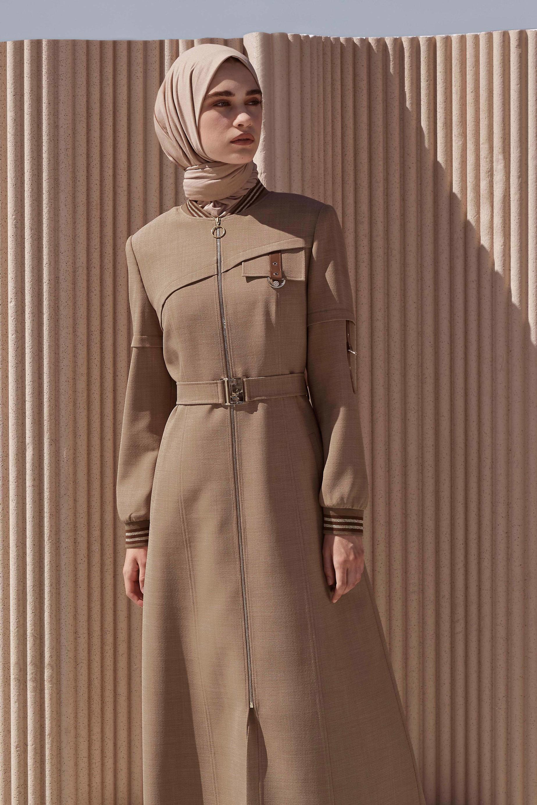 Tesettür giyim KAHVE KEMER DETAYLI FERMUARLI PARDESÜ 10465