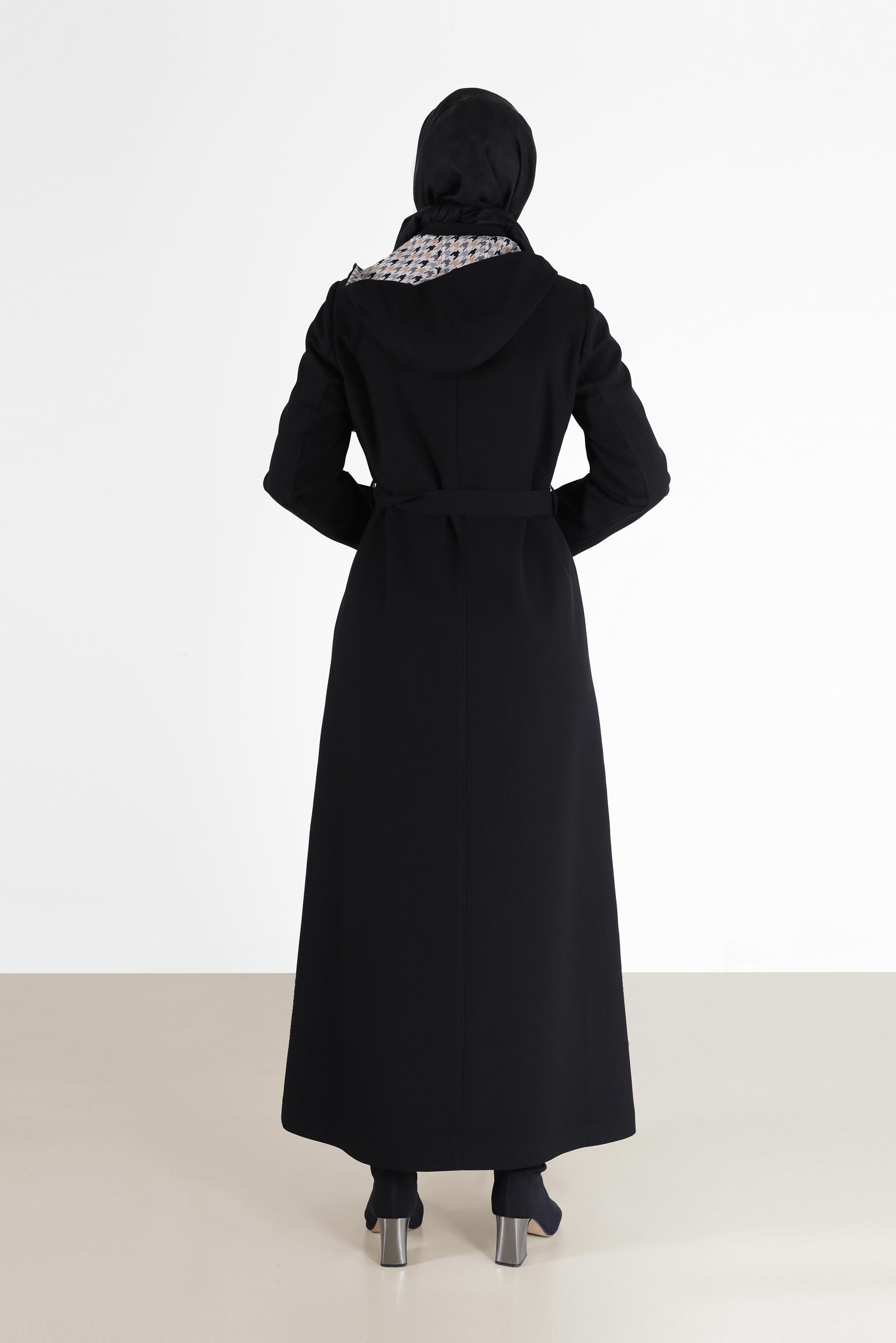 Tesettür giyim SİYAH KAPÜŞONU KAZAYAĞI DESENLİ KUŞAKLI PARDESÜ 10479	