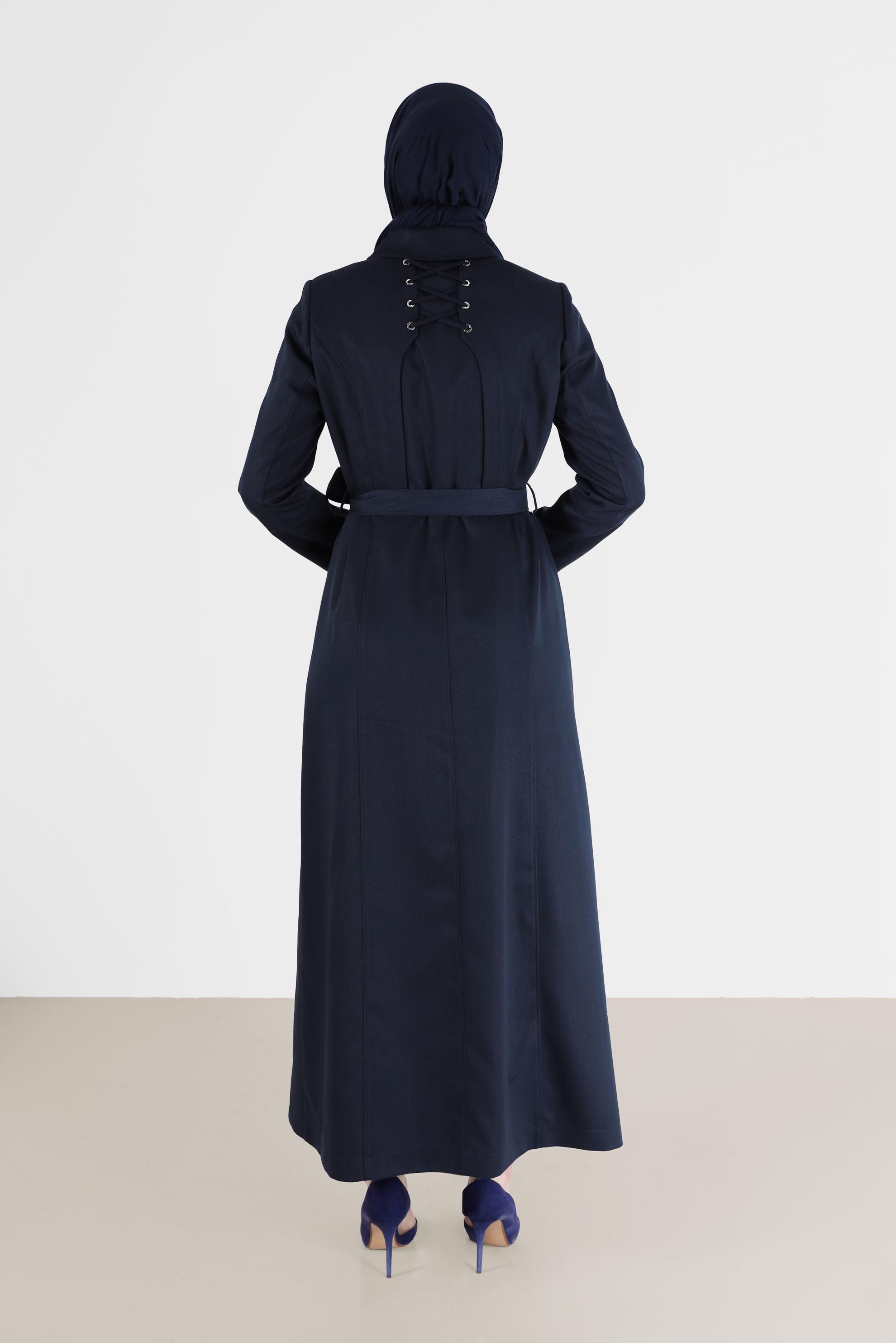 Tesettür giyim LACİVERT KUŞGÖZÜ DETAYLI BELİ KUŞAKLI PARDESÜ 10480 