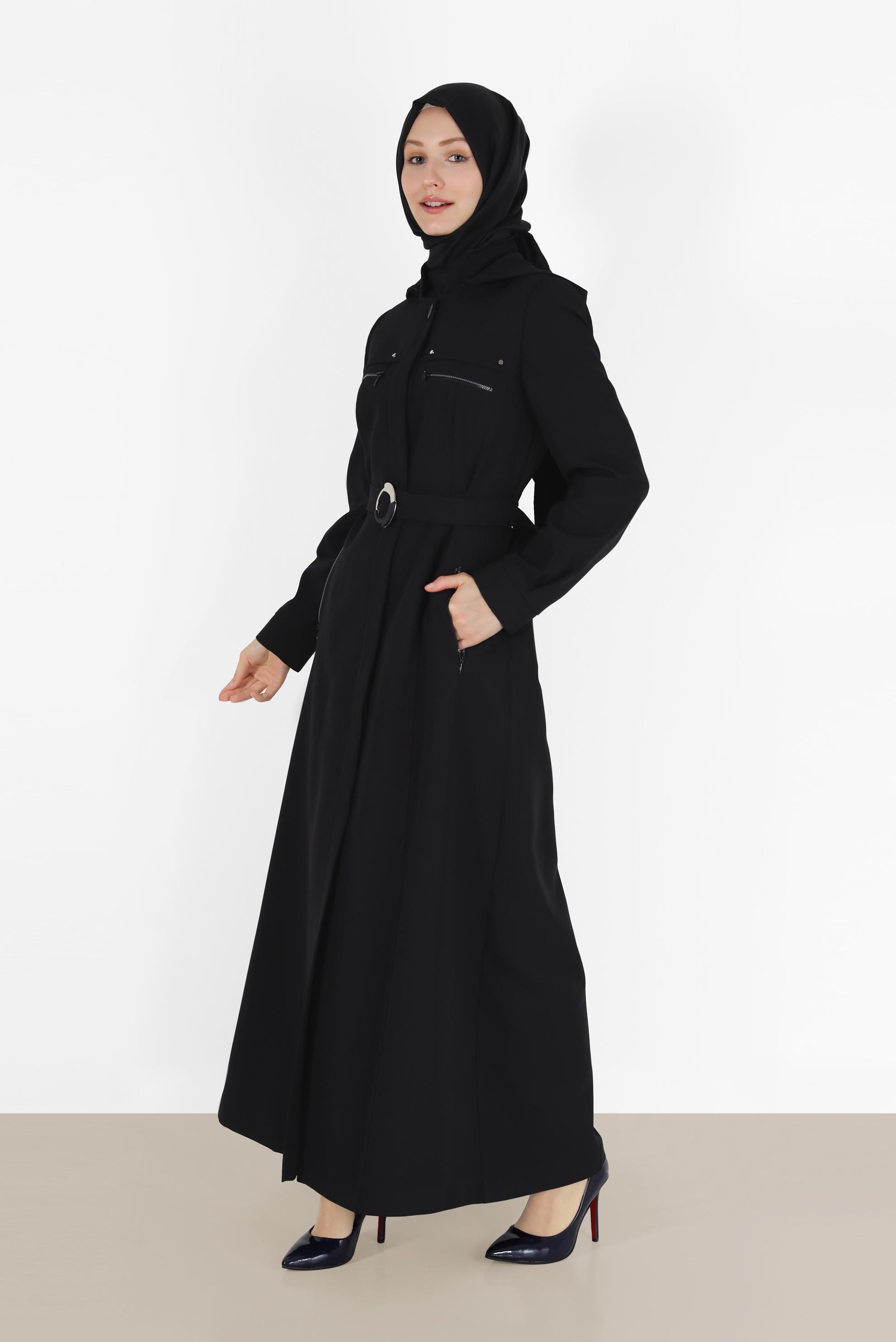 Tesettür giyim SİYAH KUŞAKLI KAPÜŞONLU FERMUAR DETAYLI PARDESÜ 10481 