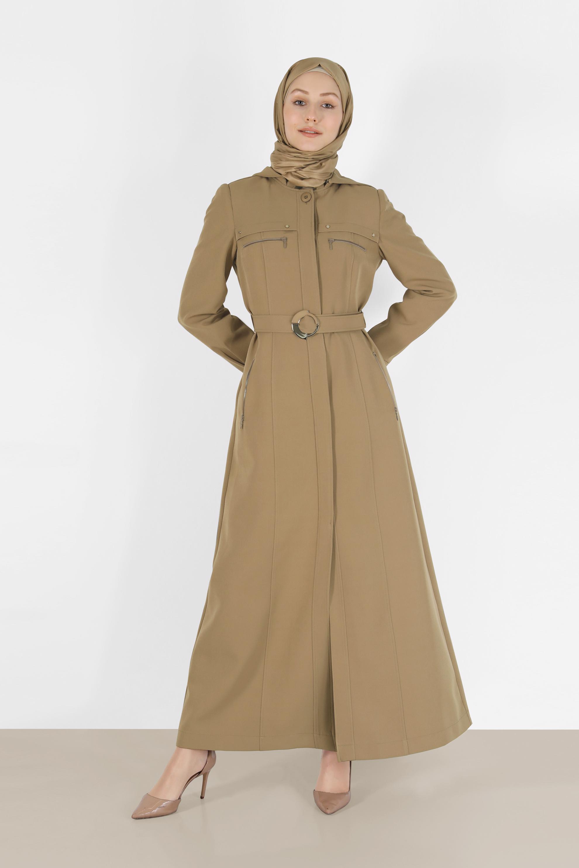 Tesettür giyim BEJ KUŞAKLI KAPÜŞONLU FERMUAR DETAYLI PARDESÜ 10481 