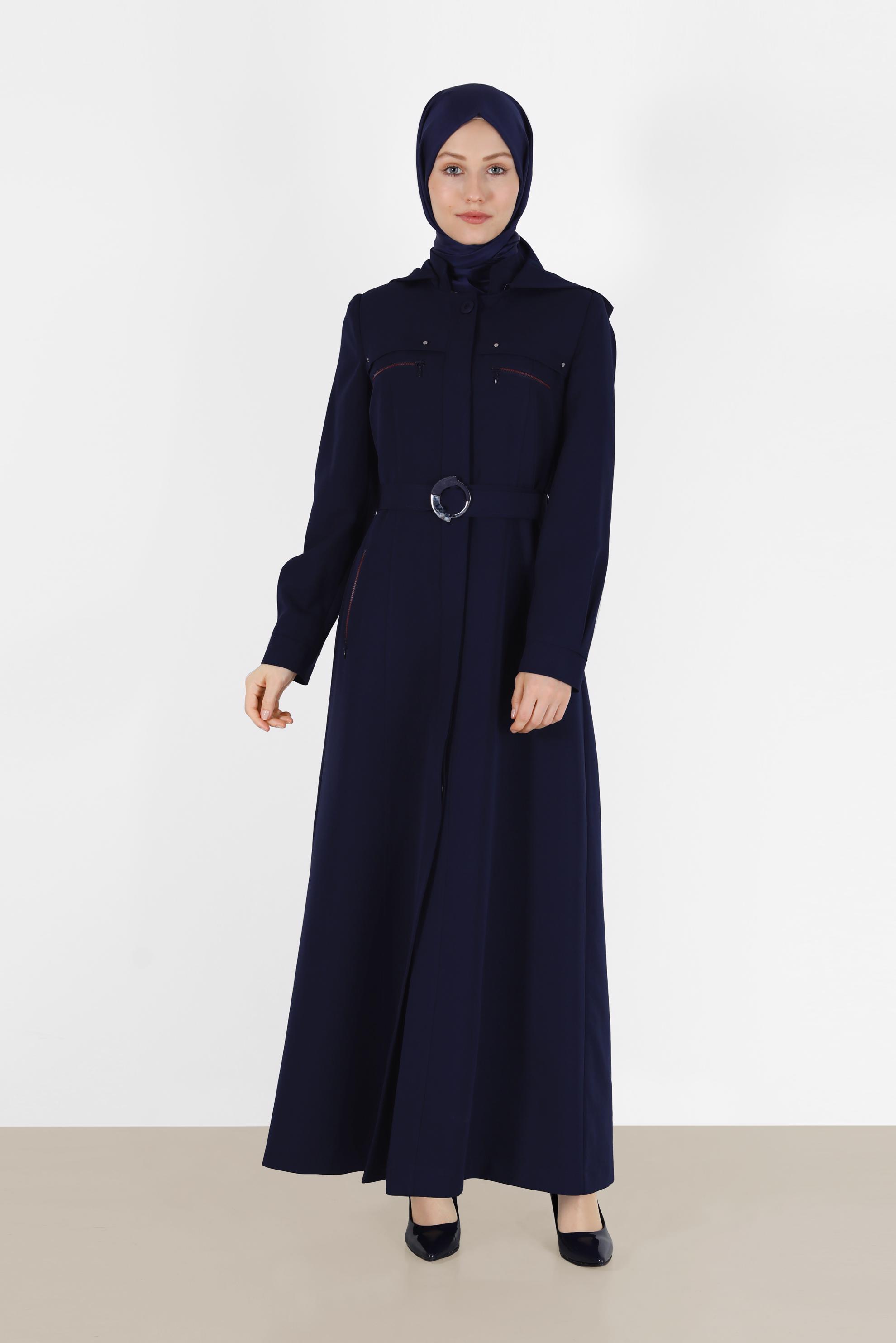 Vêtements hijab BLEU MARINE COUCHE DE FINITION AVEC CEINTURE À CAPUCHE ET FERMETURE ÉCLAIR 10481
