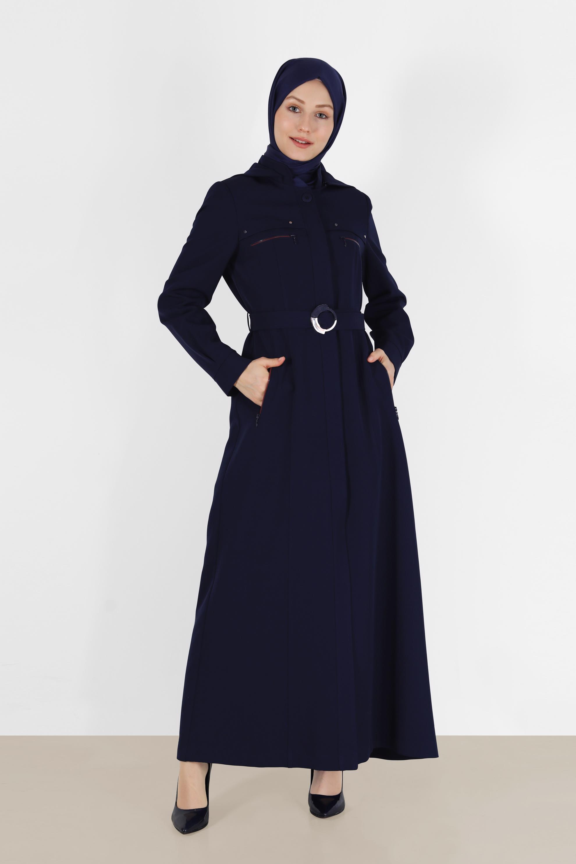 Vêtements hijab BLEU MARINE COUCHE DE FINITION AVEC CEINTURE À CAPUCHE ET FERMETURE ÉCLAIR 10481