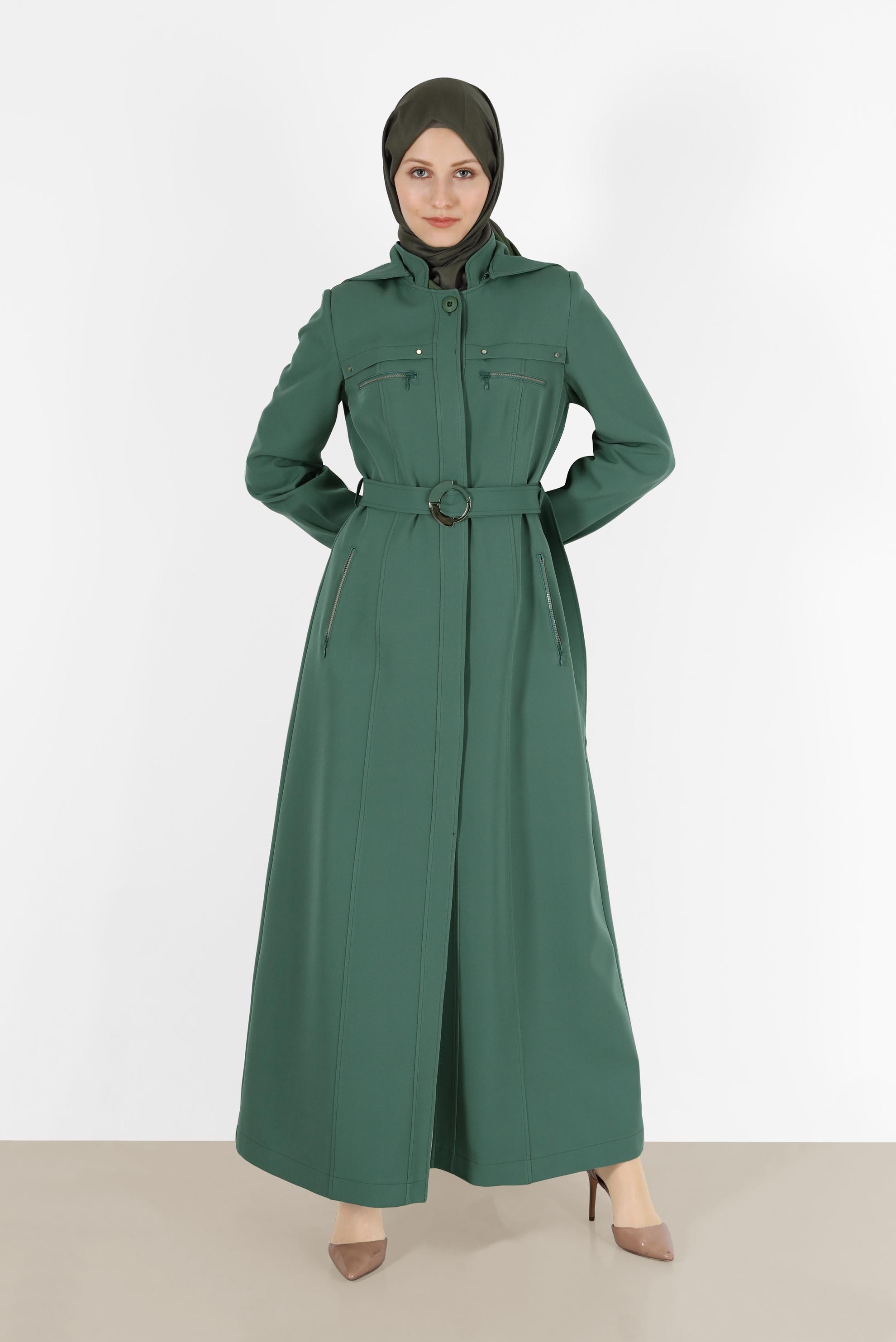 Tesettür giyim YEŞİL KUŞAKLI KAPÜŞONLU FERMUAR DETAYLI PARDESÜ 10481 