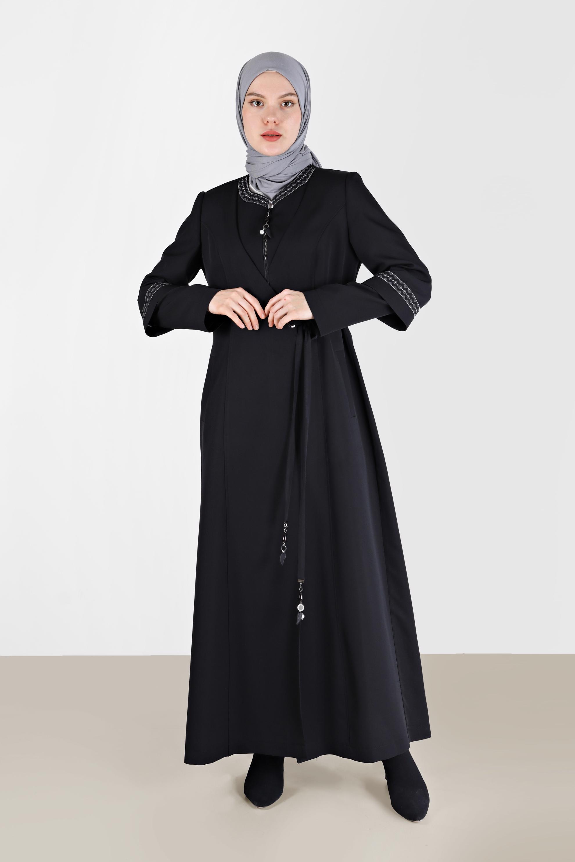 Tesettür giyim SİYAH ANVELOP KAPAMA DETAYLI NAKIŞLI PARDESÜ 10488 
