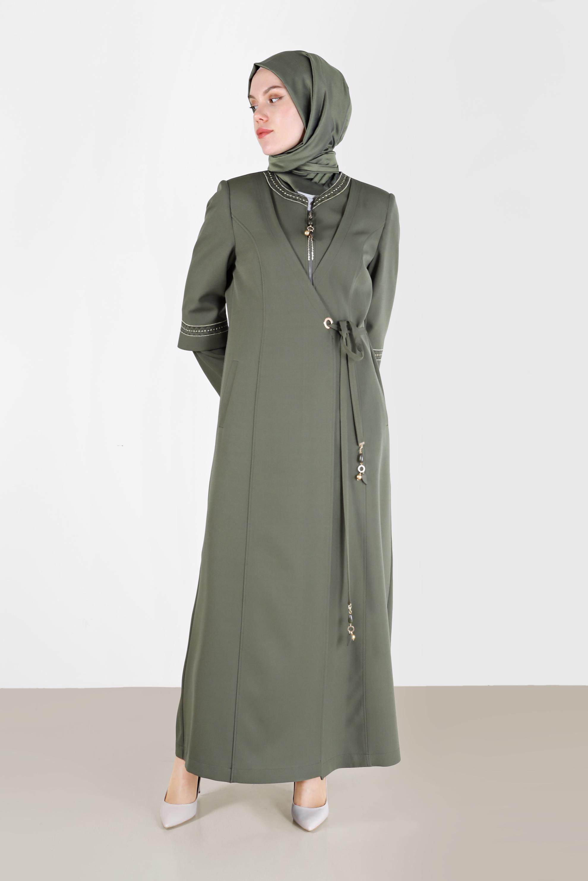 Tesettür giyim HAKİ ANVELOP KAPAMA DETAYLI NAKIŞLI PARDESÜ 10488 