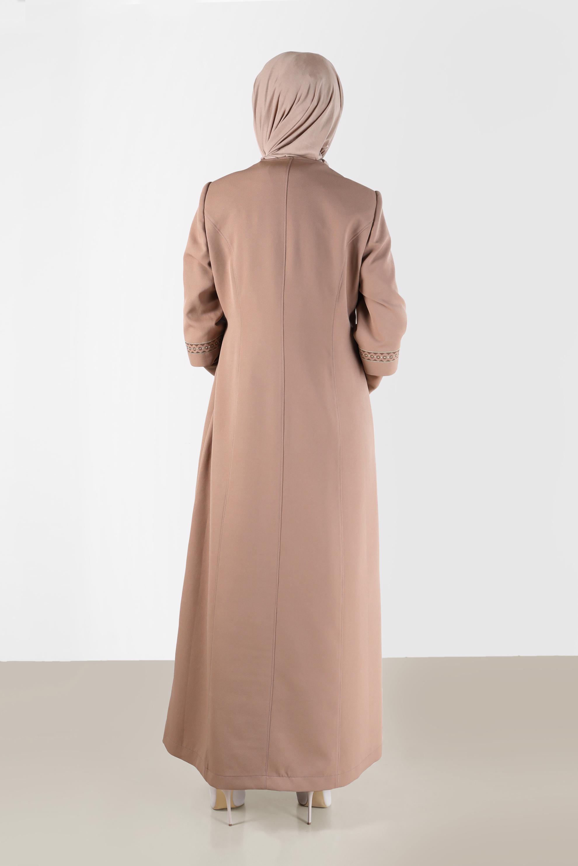 Tesettür giyim KAHVE ANVELOP KAPAMA DETAYLI NAKIŞLI PARDESÜ 10488 