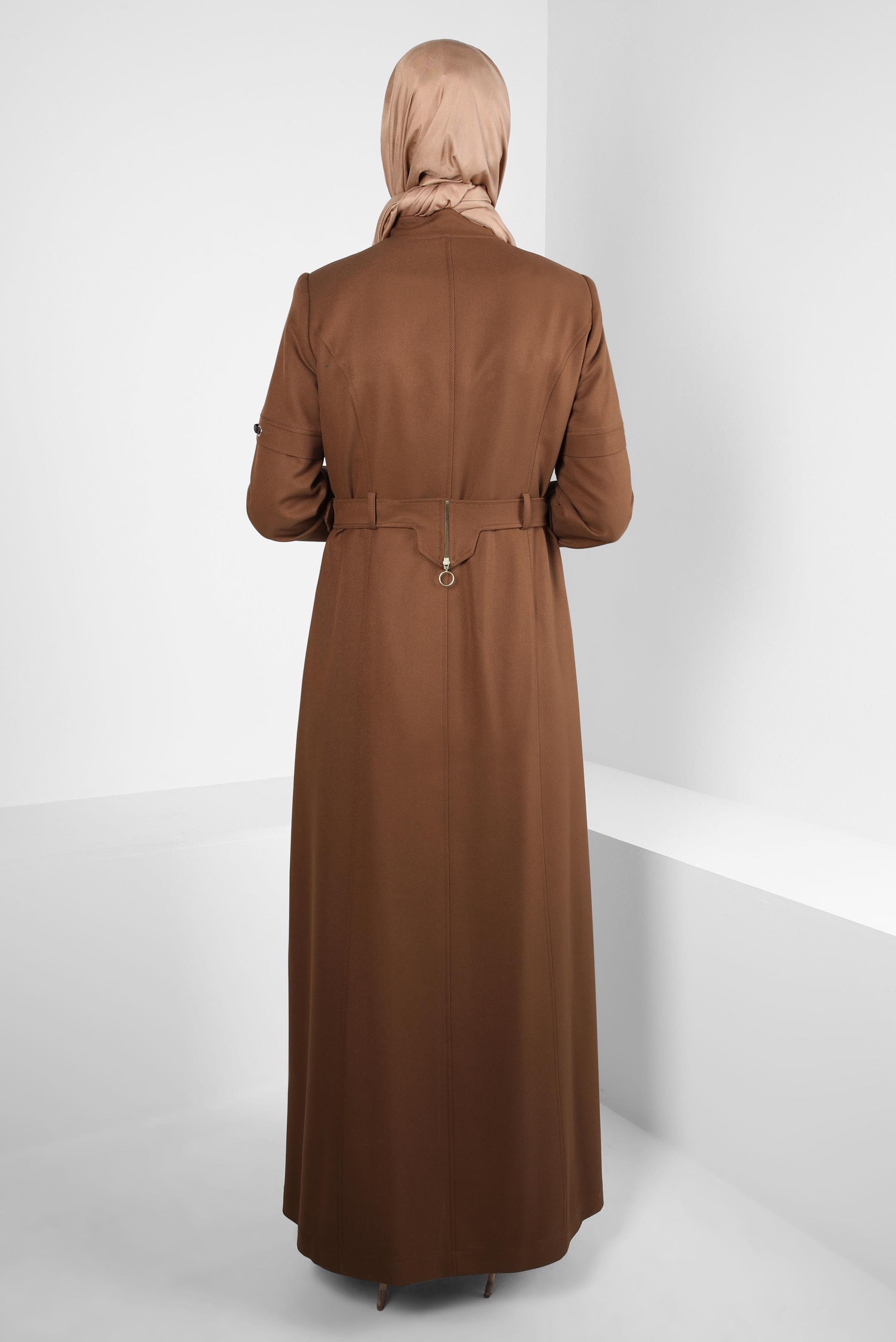 Vêtements hijab TABA COUCHE DE FINITION À FERMETURE ÉCLAIR AVEC CEINTURE ET POIGNETS ÉLASTIQUES 10489