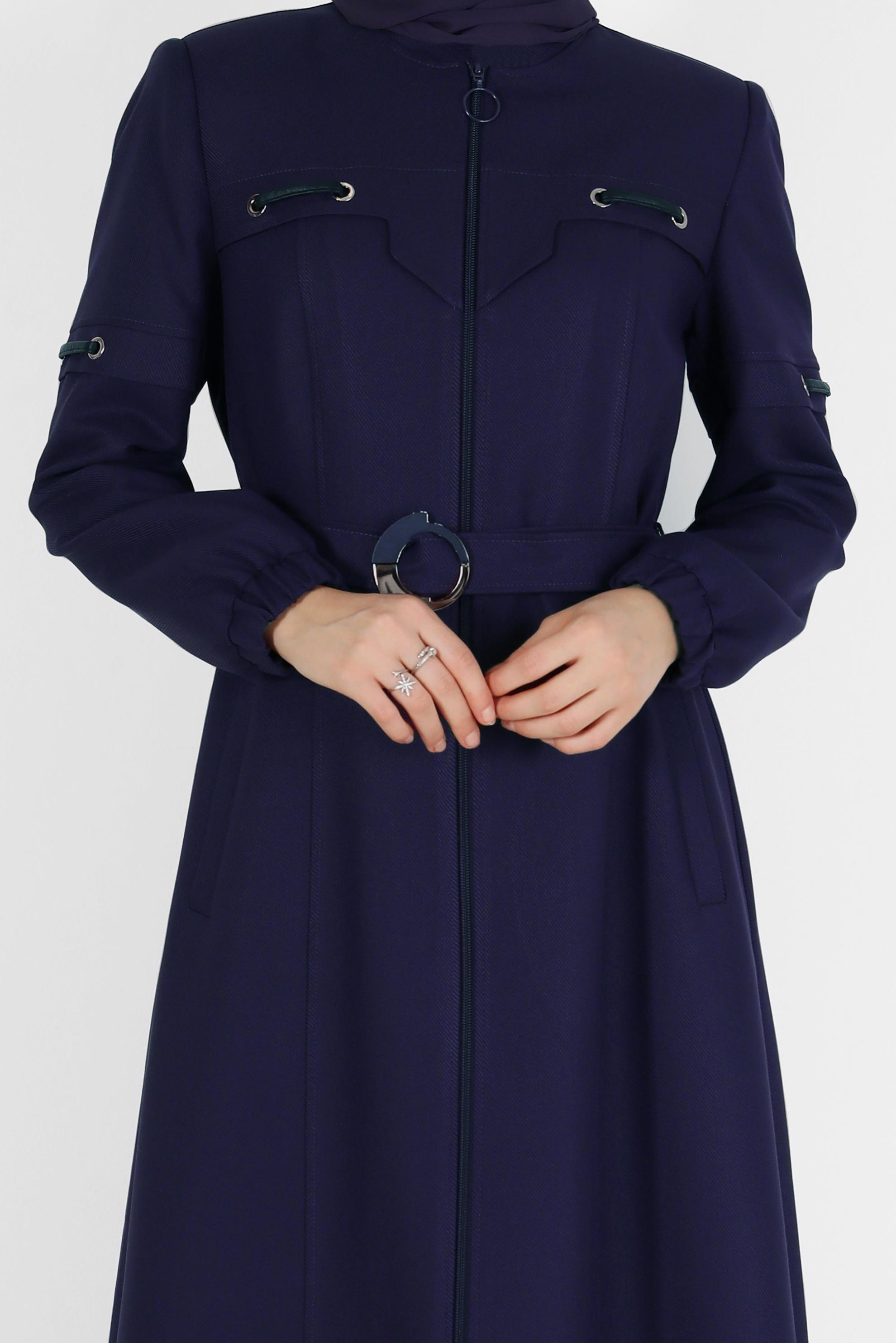 Tesettür giyim LACİVERT MANŞETLERİ LASTİKLİ KEMERLİ FERMUARLI PARDESÜ 10489 