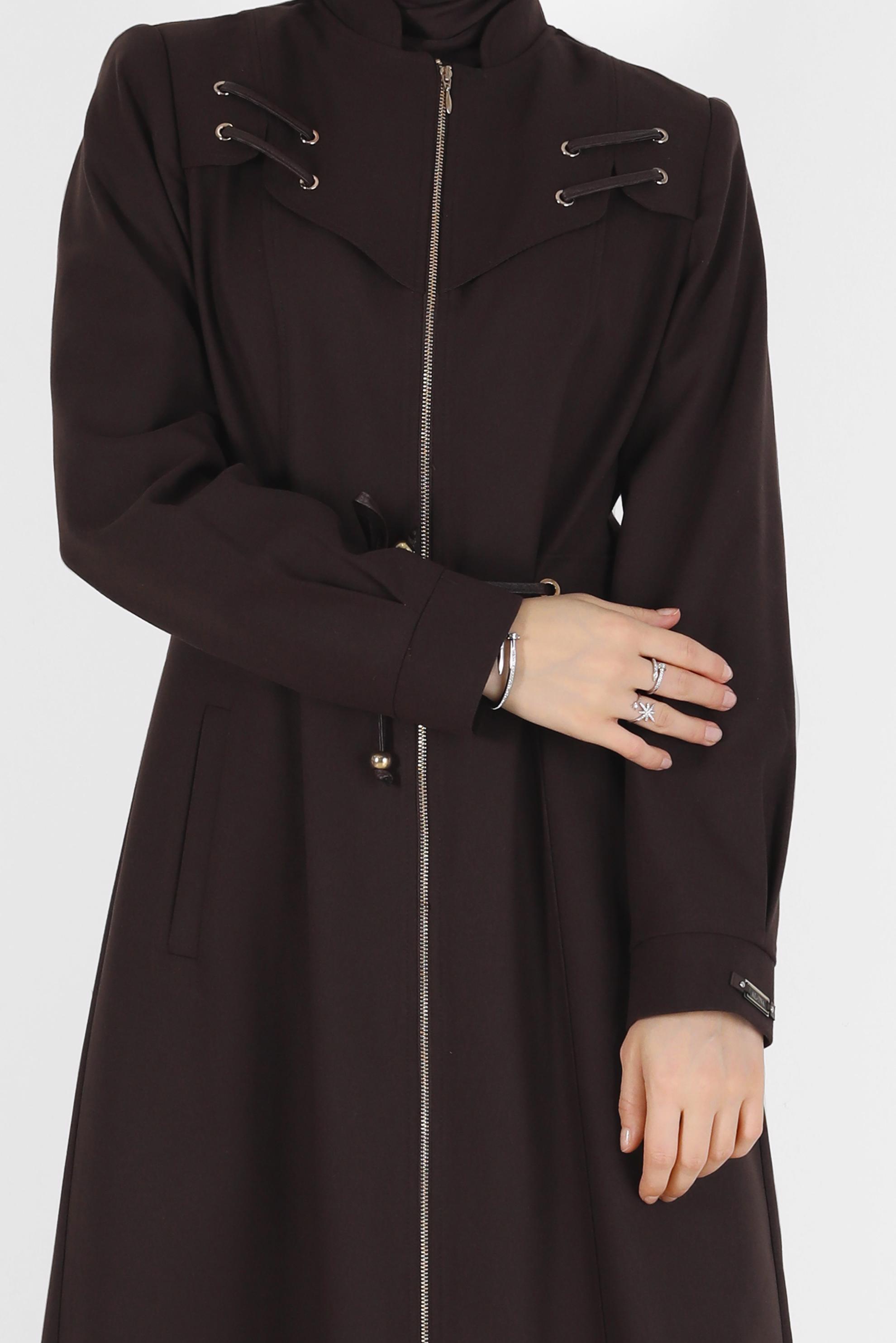 Tesettür giyim KAHVE KUŞGÖZÜ DETAYLI BELDEN BAĞLAMALI FERMUARLI PARDESÜ 10491 