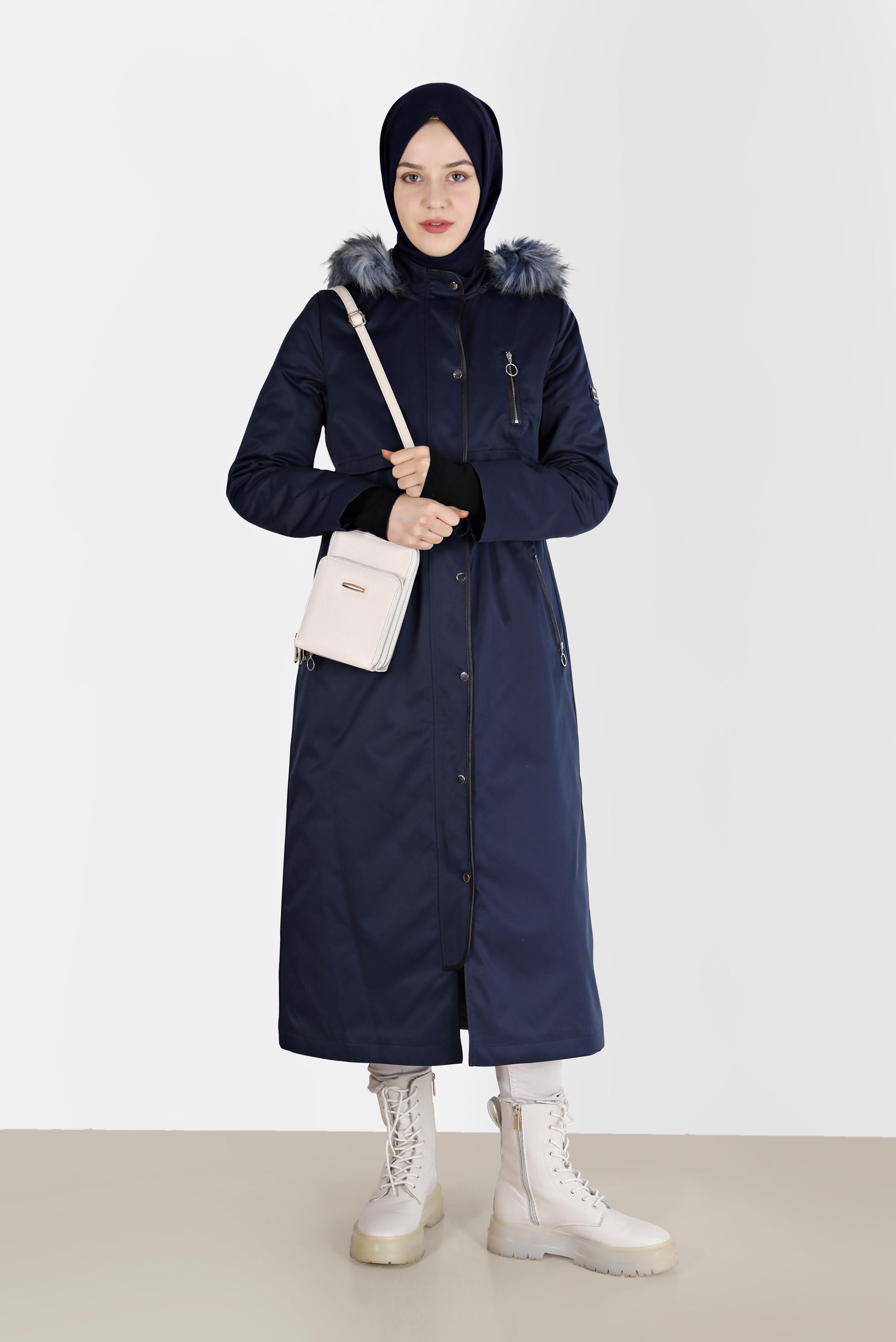 Vêtements hijab BLEU MARINE PARKA À CAPUCHE FOURRURE DÉTAILS FRONÇÉS 90200