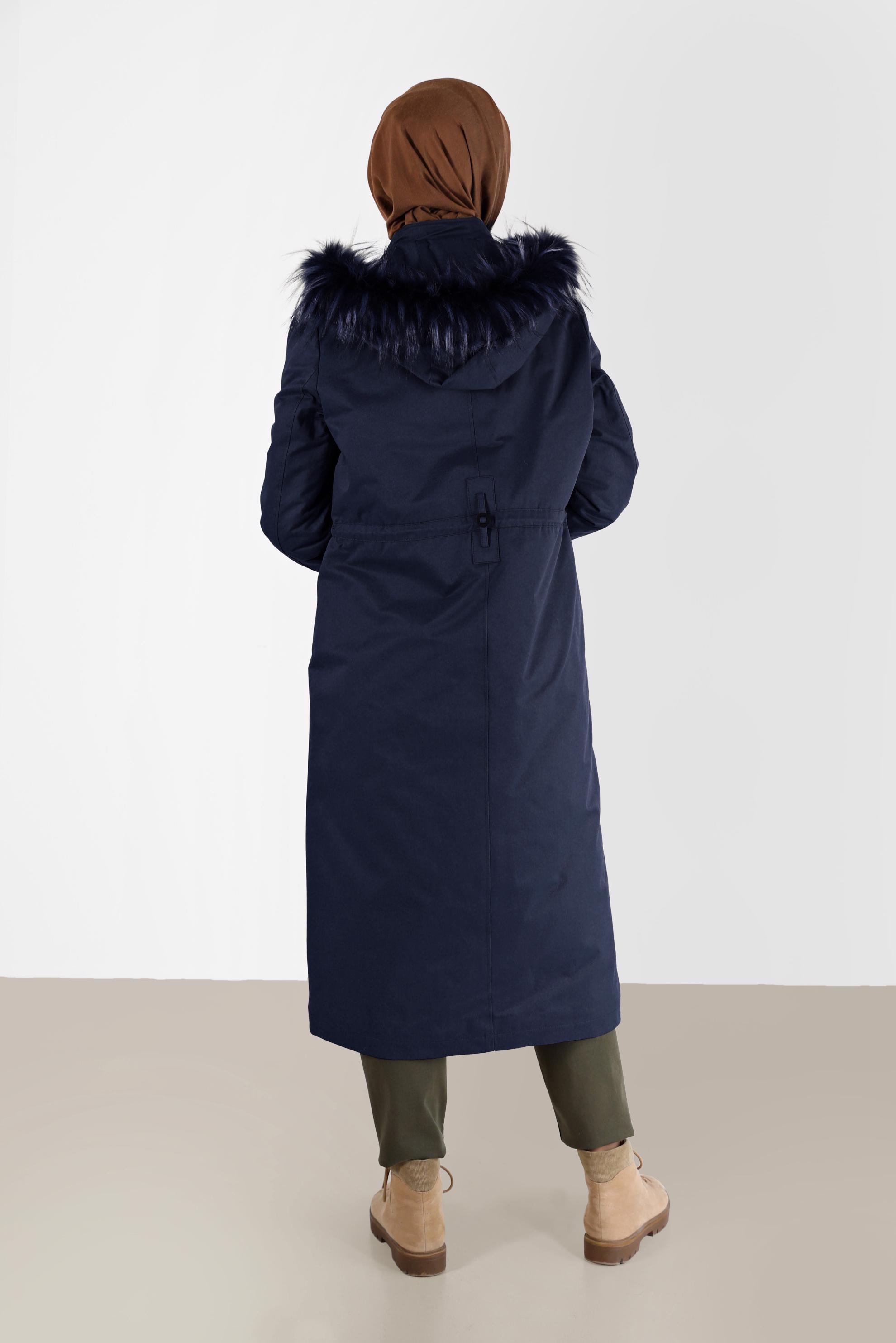 Tesettür giyim LACİVERT KAPÜŞONU KÜRK DETAYLI BELİ BÜZGÜLÜ PARKA 90222 