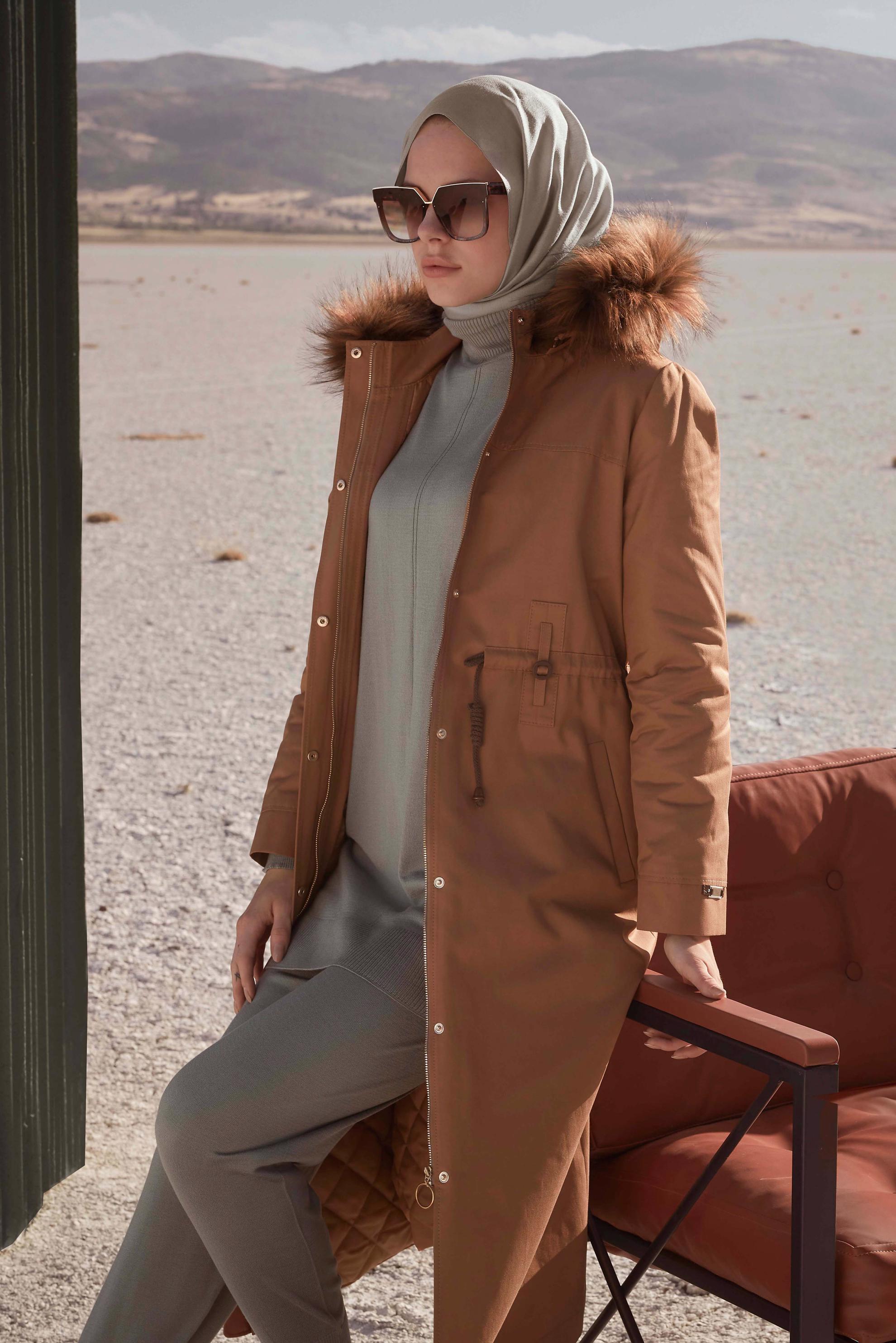 Vêtements hijab TABA PARKA À CAPUCHE FOURRURE TAILLE FRONCÉE 90222