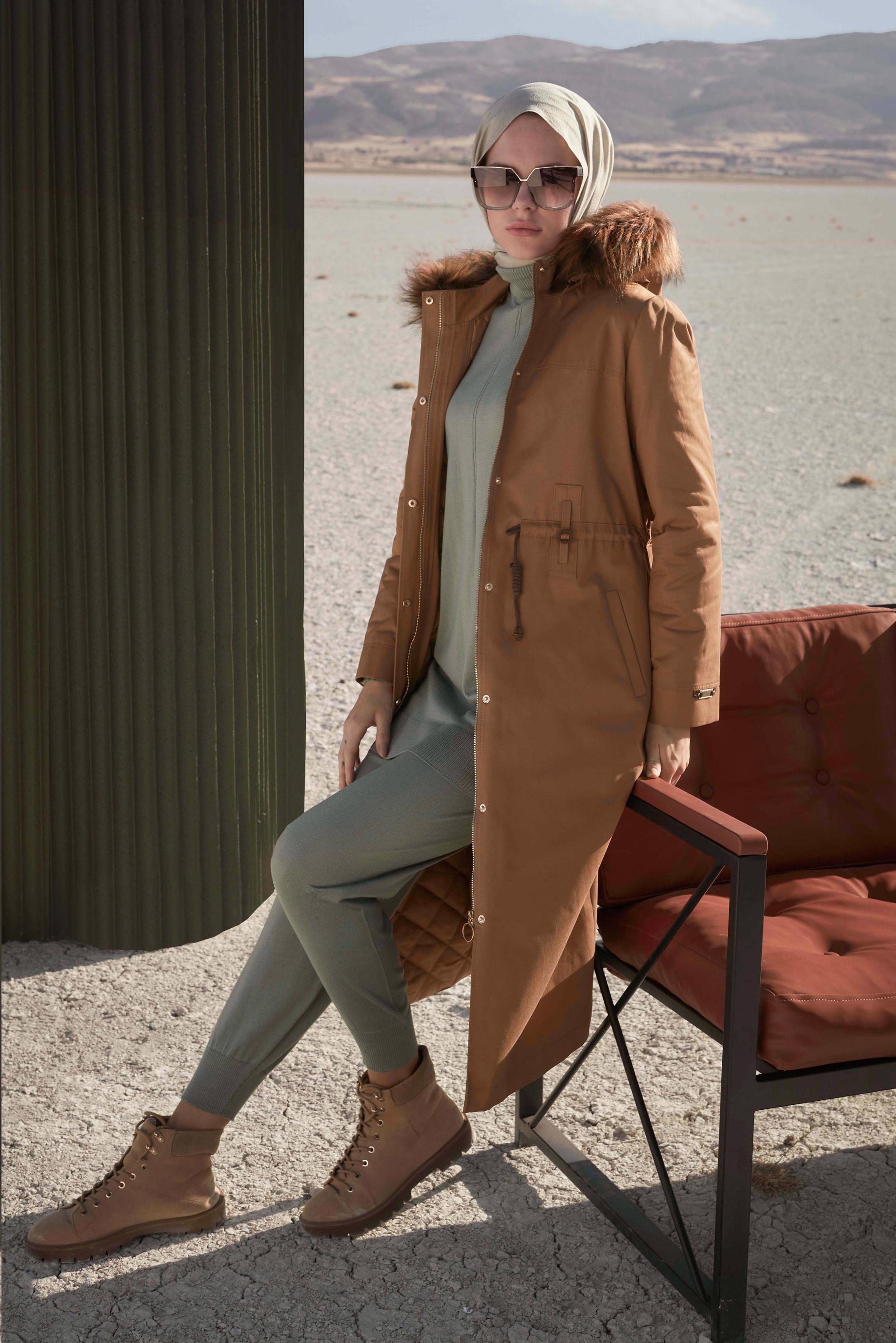 Vêtements hijab TABA PARKA À CAPUCHE FOURRURE TAILLE FRONCÉE 90222