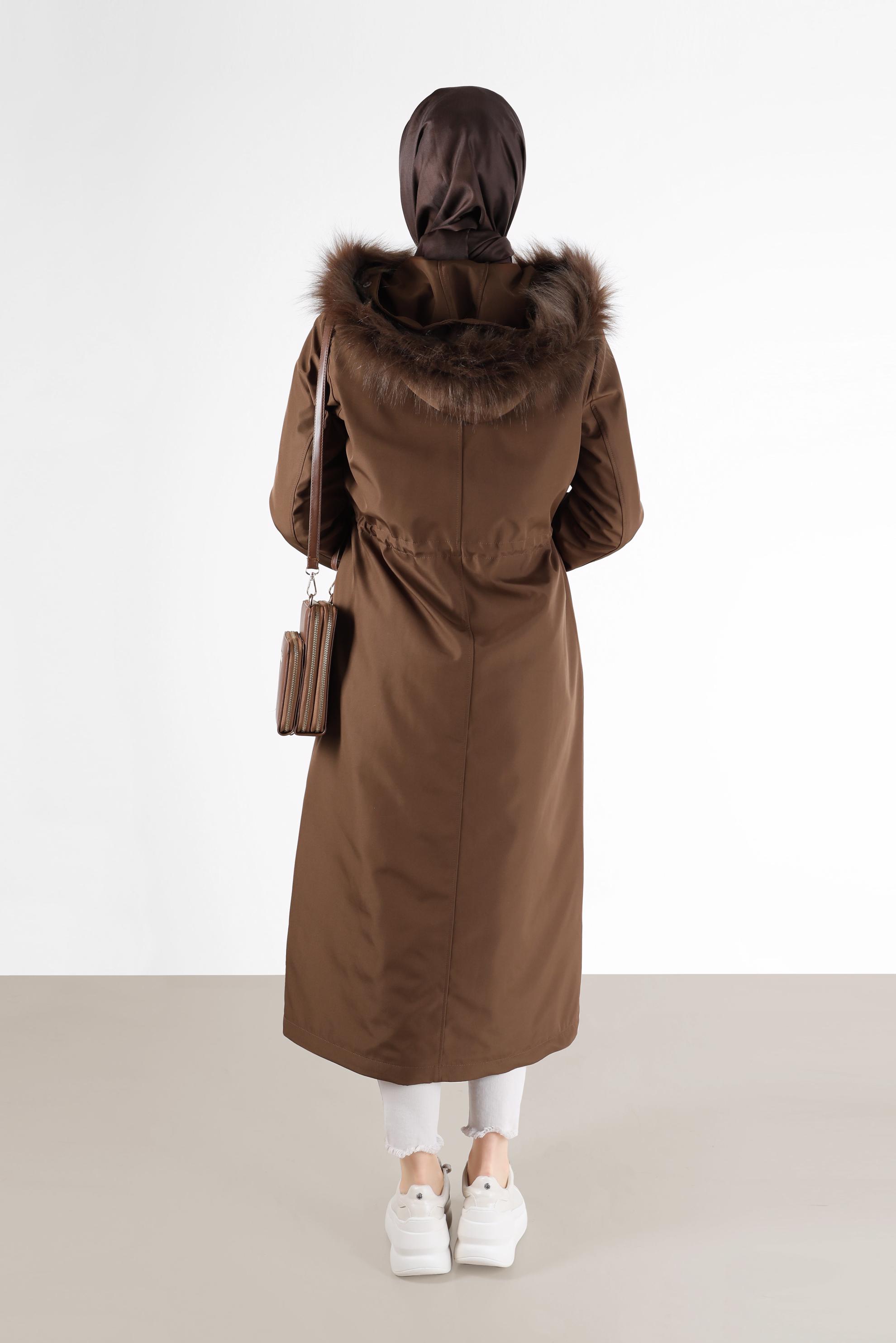 Vêtements hijab BRUN PARKA TAILLE FRONCÉE AVEC CAPUCHE FOURRURE 90237