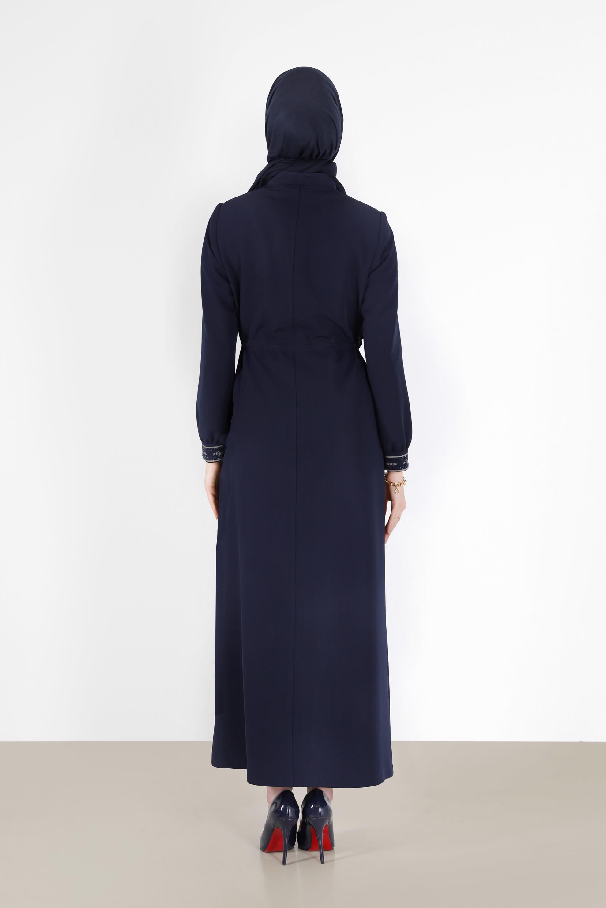 Tesettür giyim LACİVERT YAZI BASKILI BELİ BÜZGÜLÜ PARDESÜ 10475 