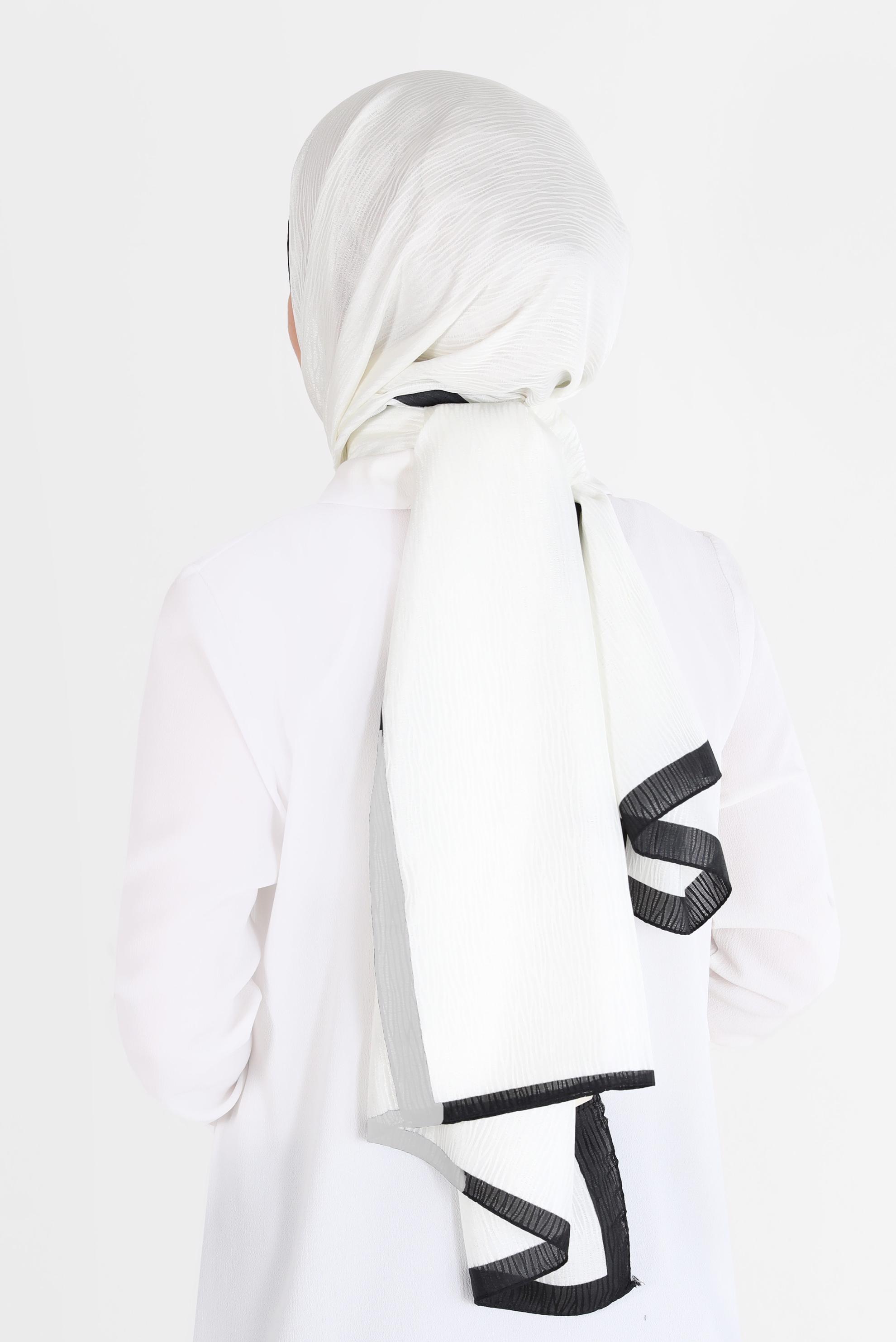 Tesettür giyim EKRU ALVİNA AĞAÇKABUĞU MONOGRAM ŞAL 8093