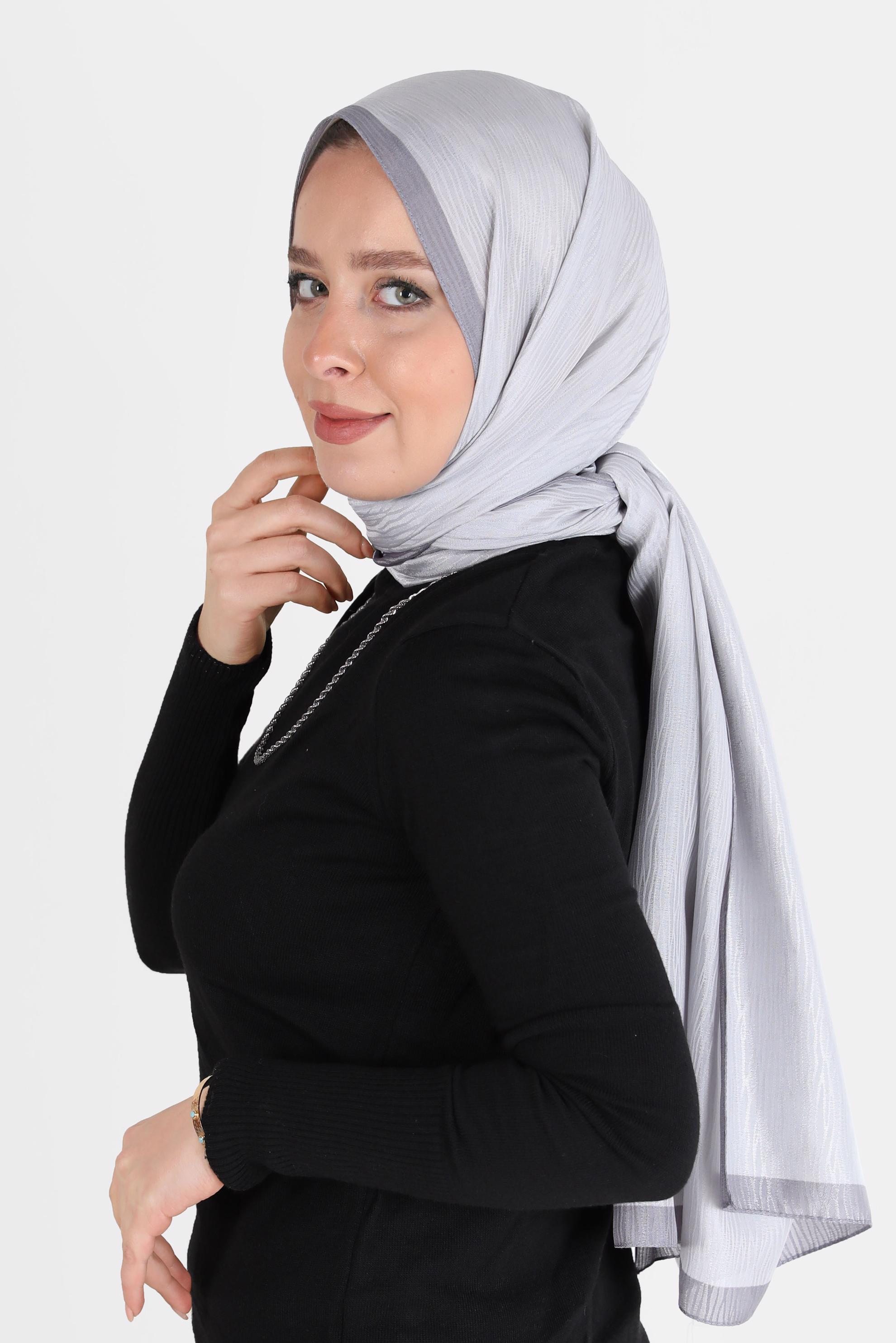 Tesettür giyim GÜMÜŞ ALVİNA AĞAÇKABUĞU MONOGRAM ŞAL 8093