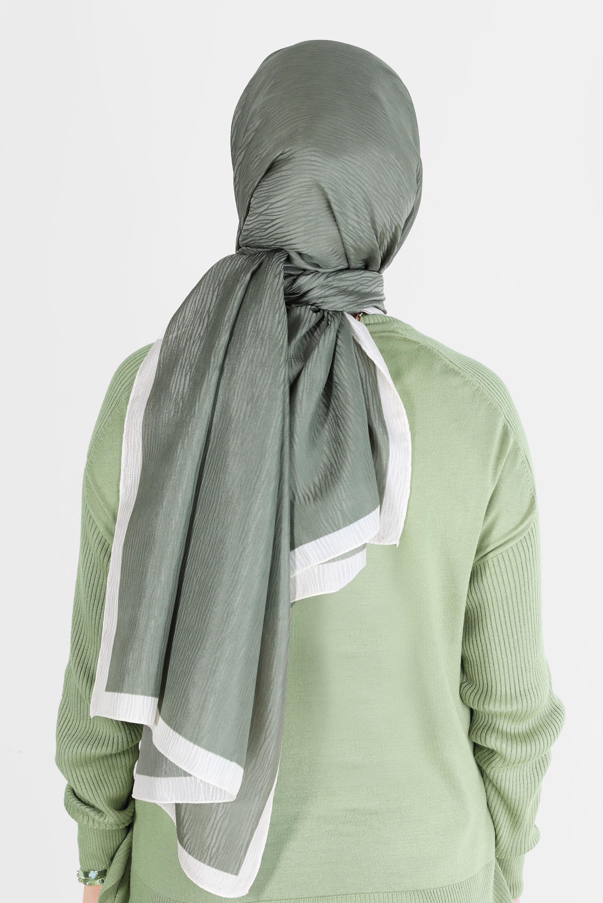 Tesettür giyim HAKİ ALVİNA AĞAÇKABUĞU MONOGRAM ŞAL 8093