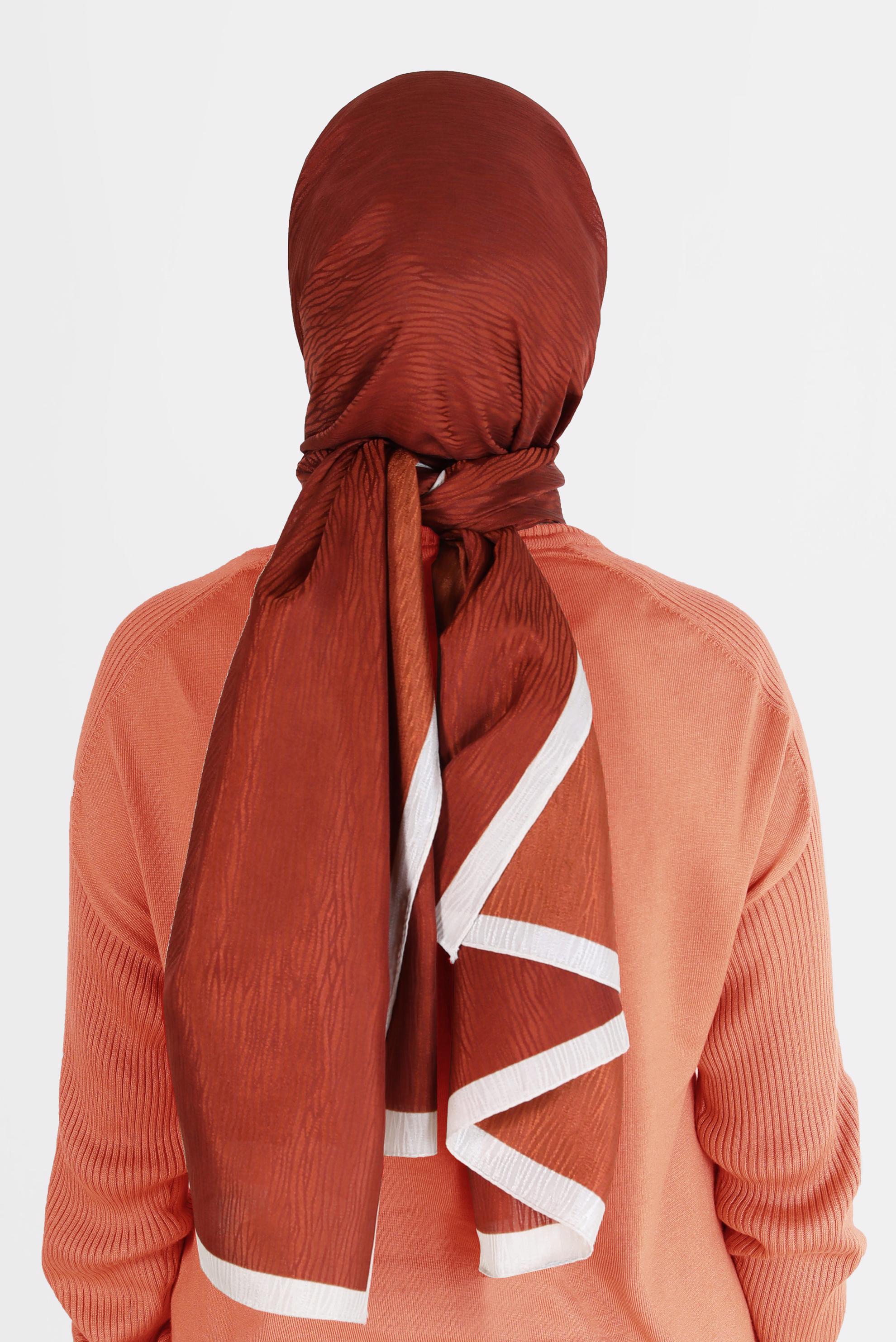 Tesettür giyim TURUNCU ALVİNA AĞAÇKABUĞU MONOGRAM ŞAL 8093