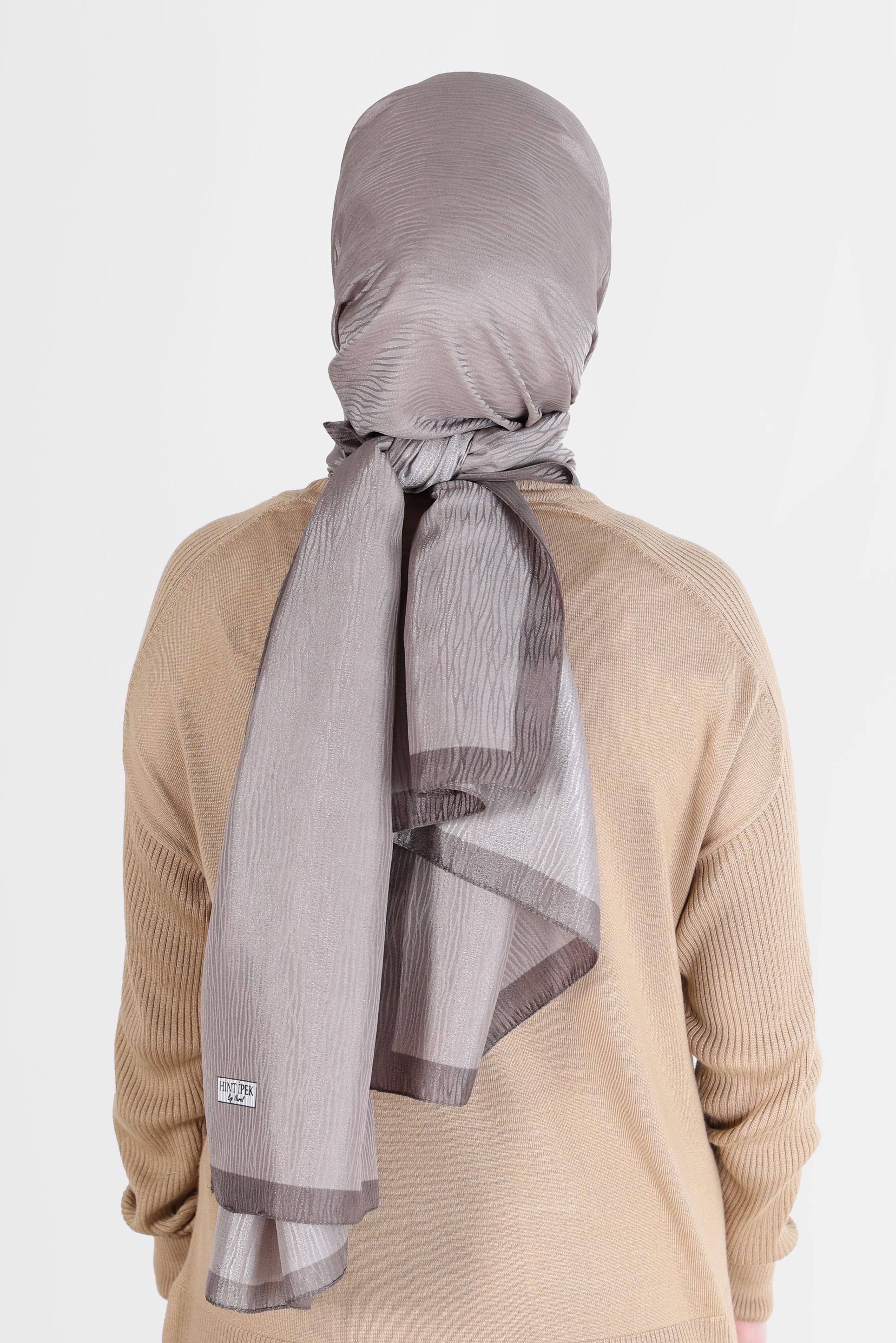 Tesettür giyim VİZON ALVİNA AĞAÇKABUĞU MONOGRAM ŞAL 8093