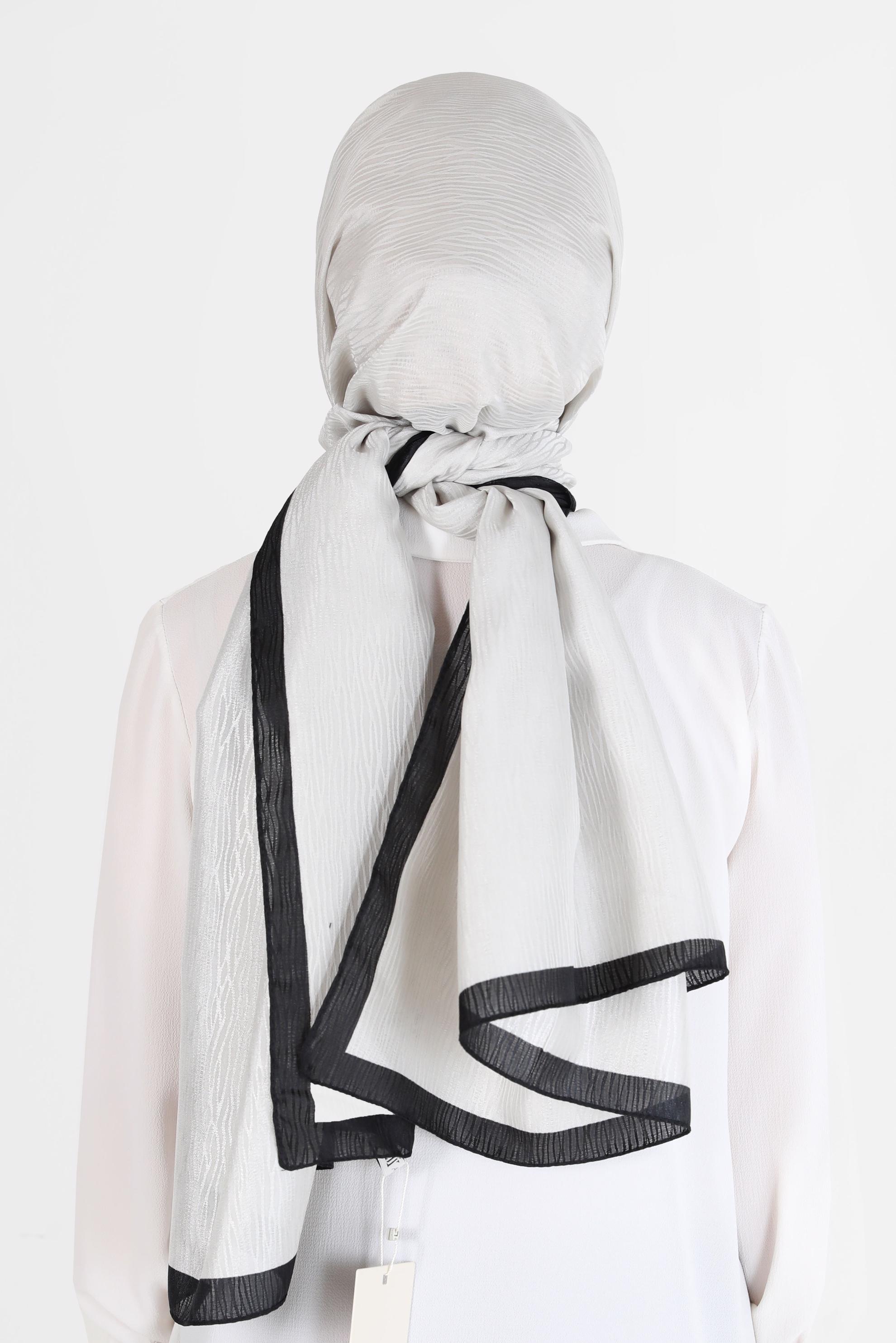 Tesettür giyim GRİ ALVİNA AĞAÇKABUĞU MONOGRAM ŞAL 8093